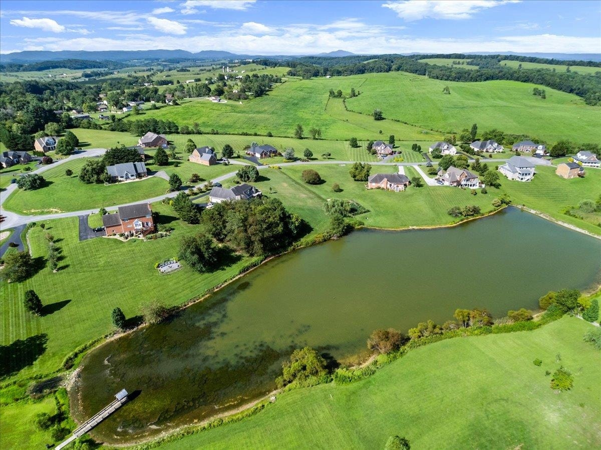 2120 Knoll Crest Drive, Christiansburg, VA 24073