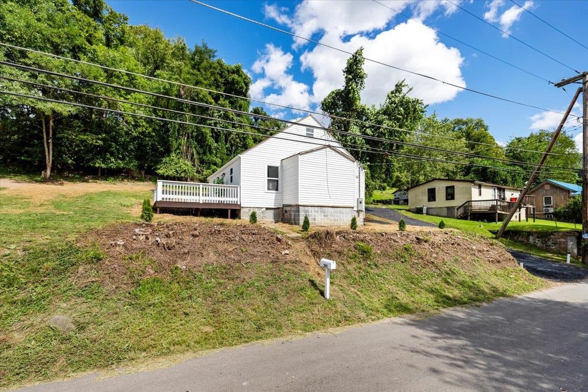 505 Northview Street, Narrows, VA 24124