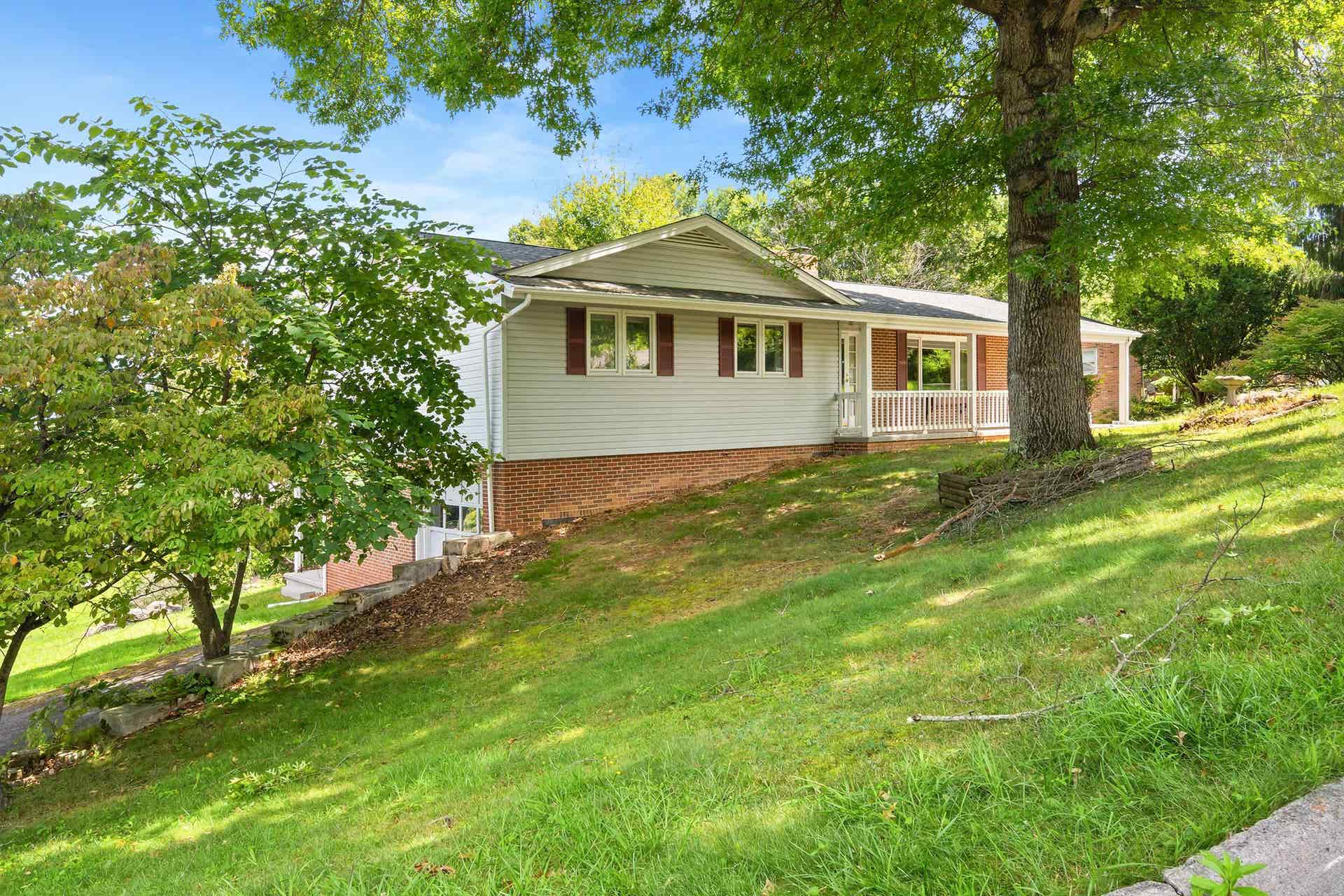 301 Fincastle Drive, Blacksburg, VA 24060