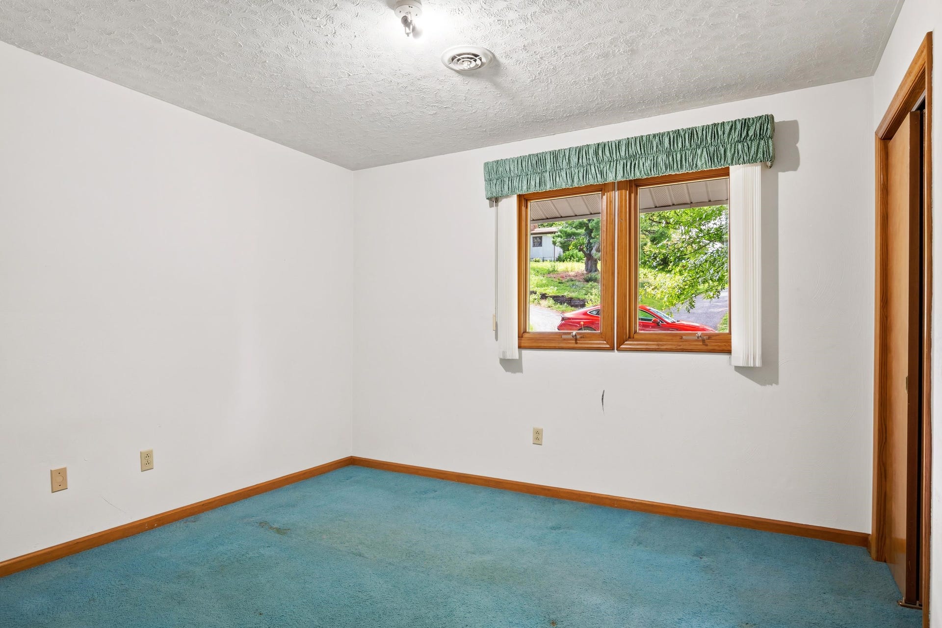 301 Fincastle Drive, Blacksburg, VA 24060