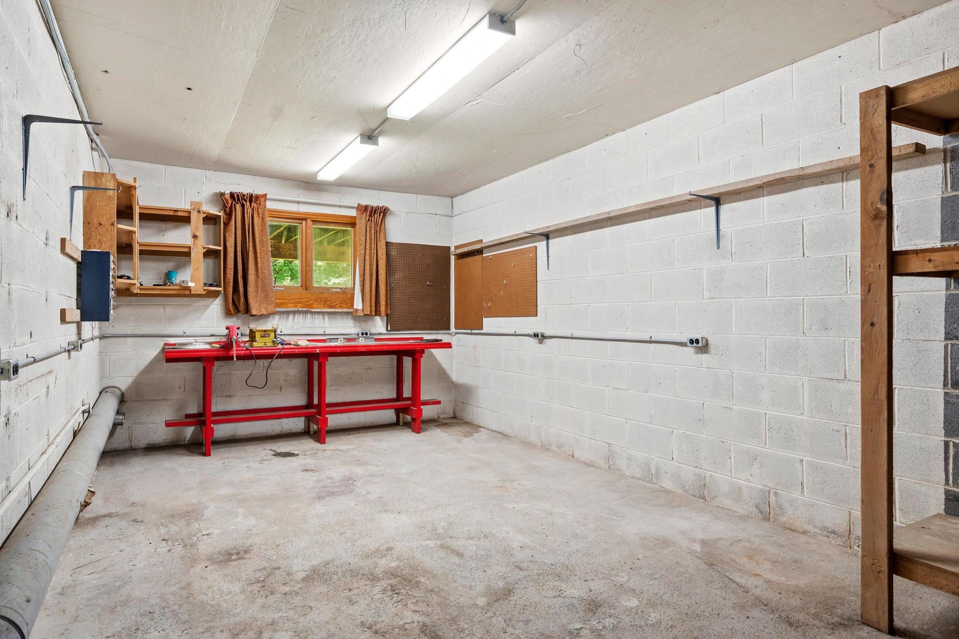 301 Fincastle Drive, Blacksburg, VA 24060