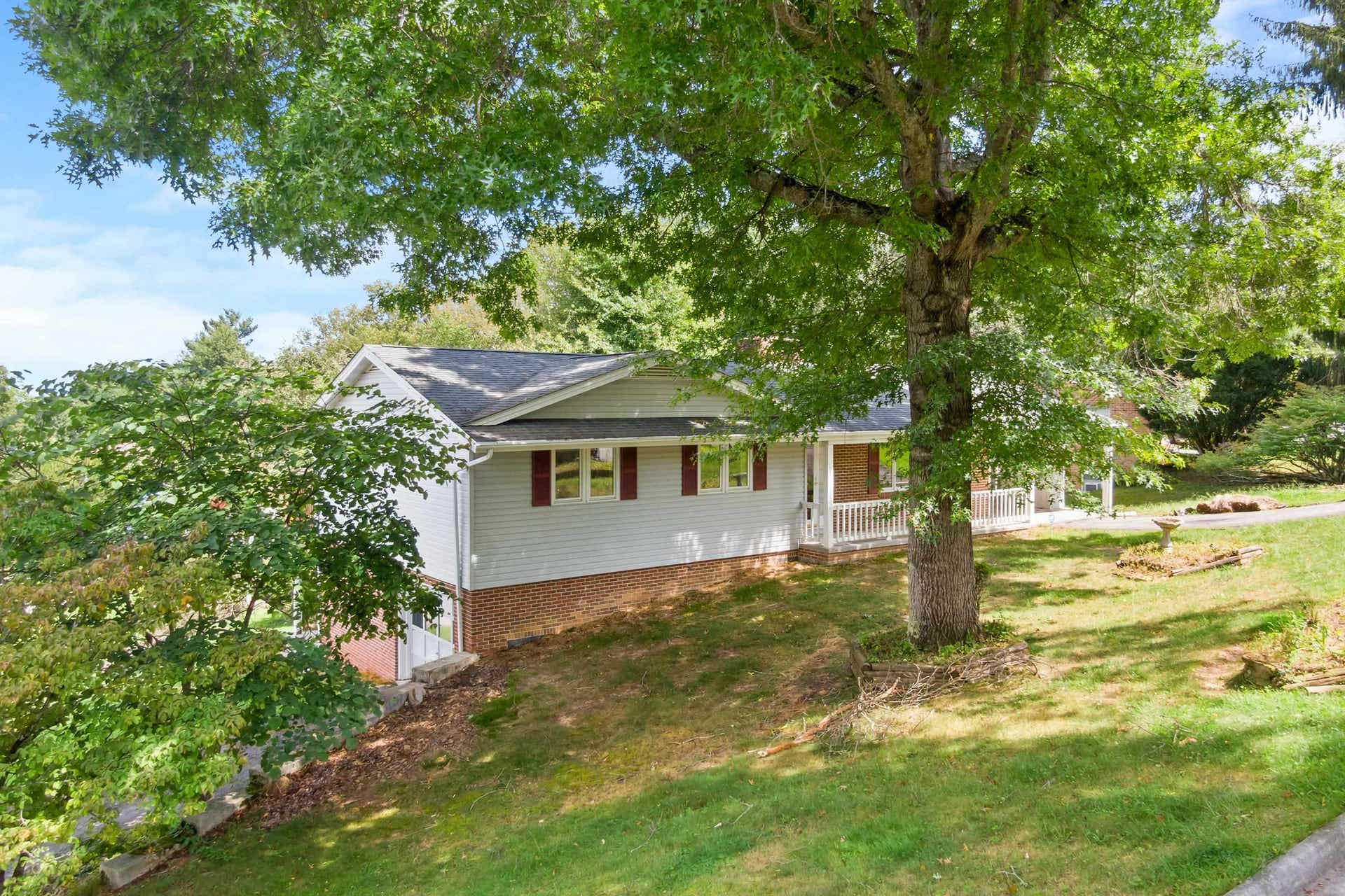 301 Fincastle Drive, Blacksburg, VA 24060