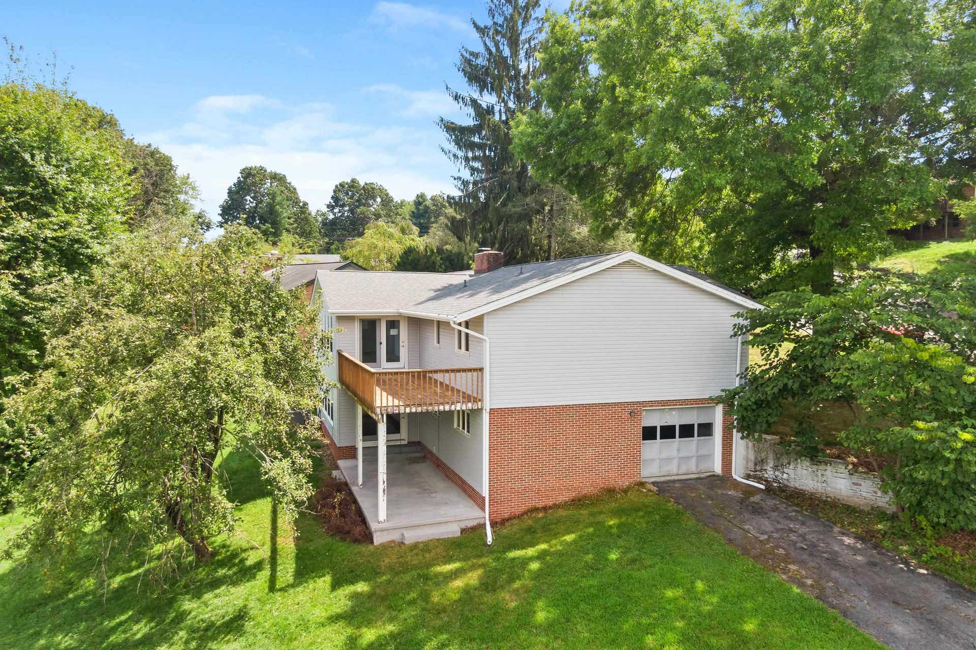 301 Fincastle Drive, Blacksburg, VA 24060