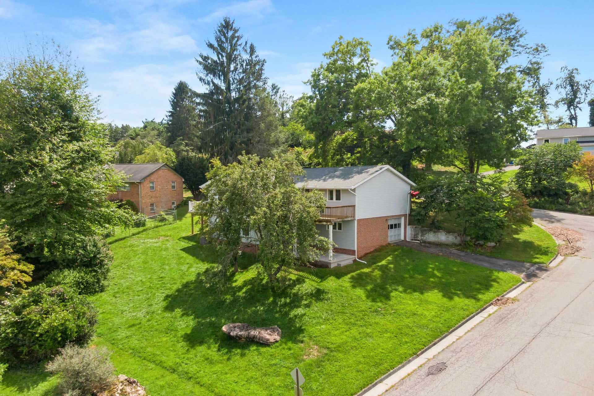 301 Fincastle Drive, Blacksburg, VA 24060