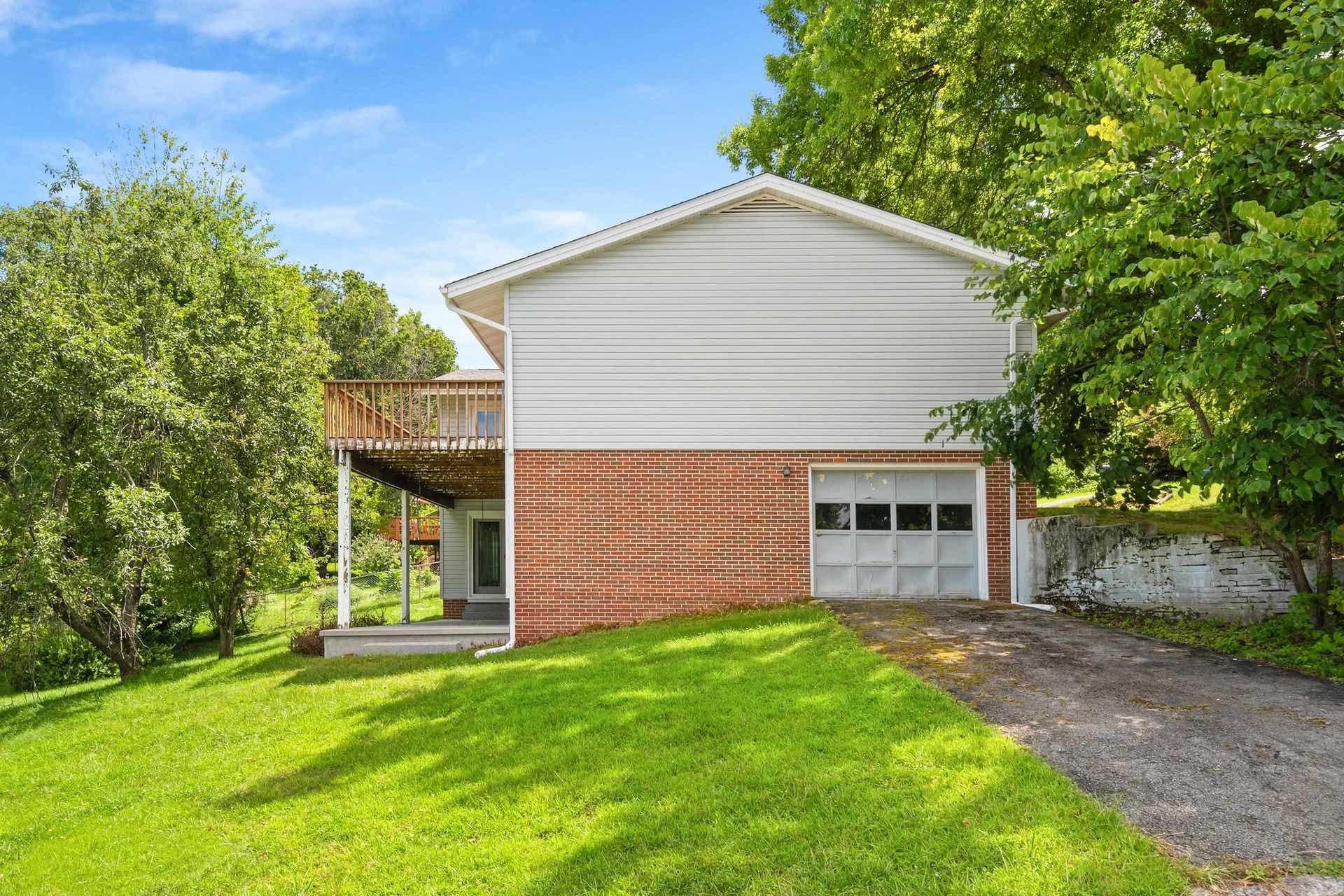301 Fincastle Drive, Blacksburg, VA 24060