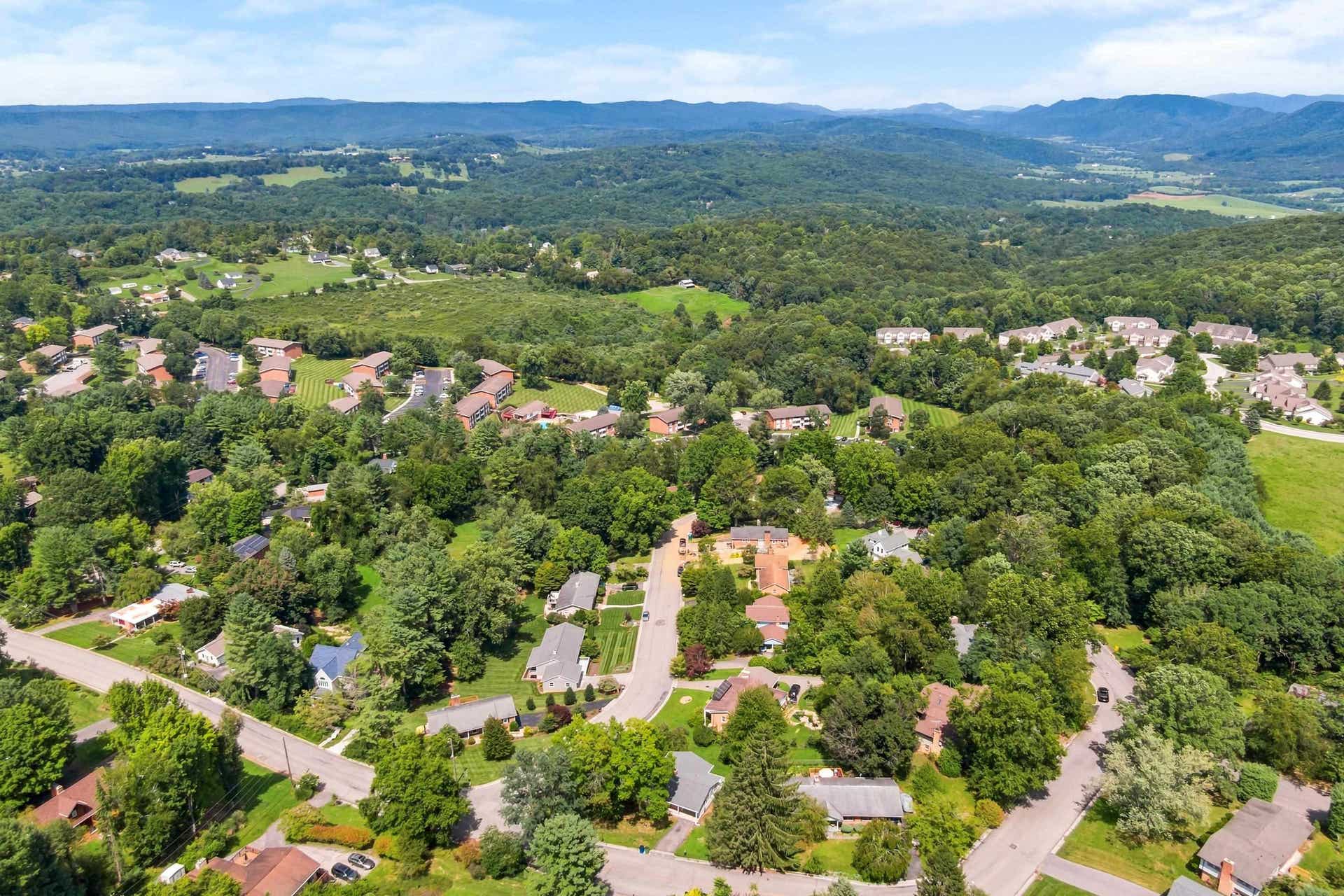 301 Fincastle Drive, Blacksburg, VA 24060