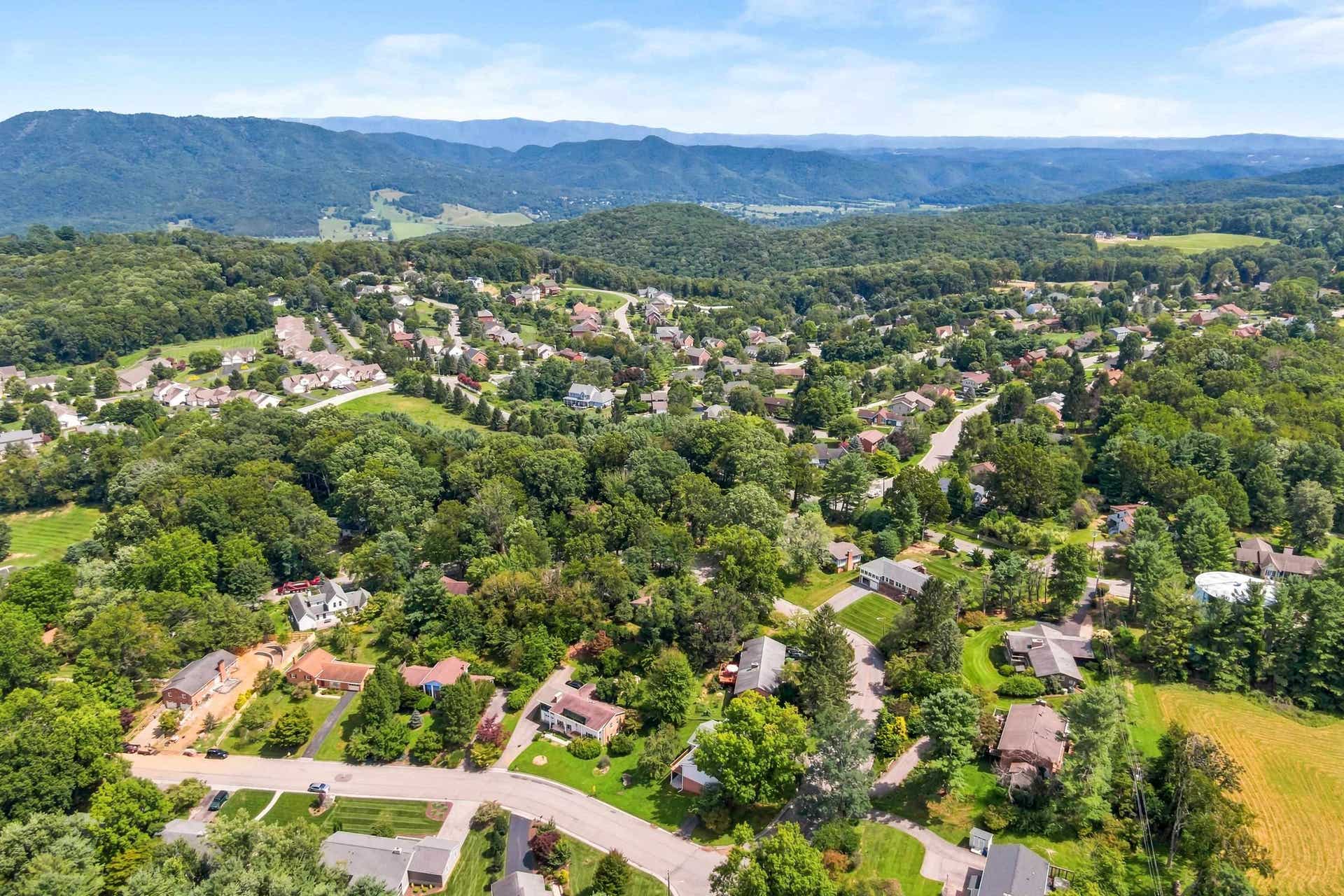 301 Fincastle Drive, Blacksburg, VA 24060