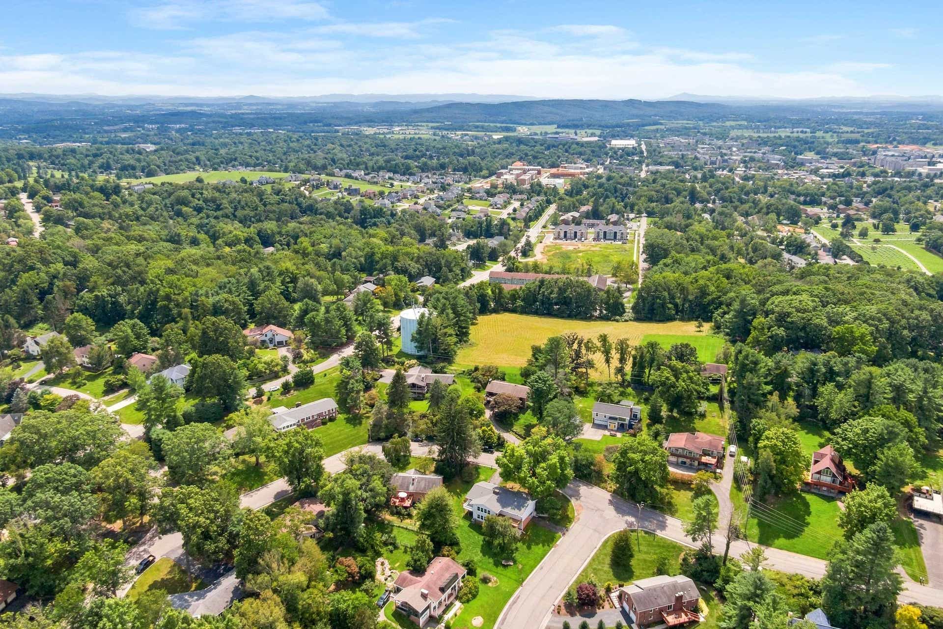 301 Fincastle Drive, Blacksburg, VA 24060
