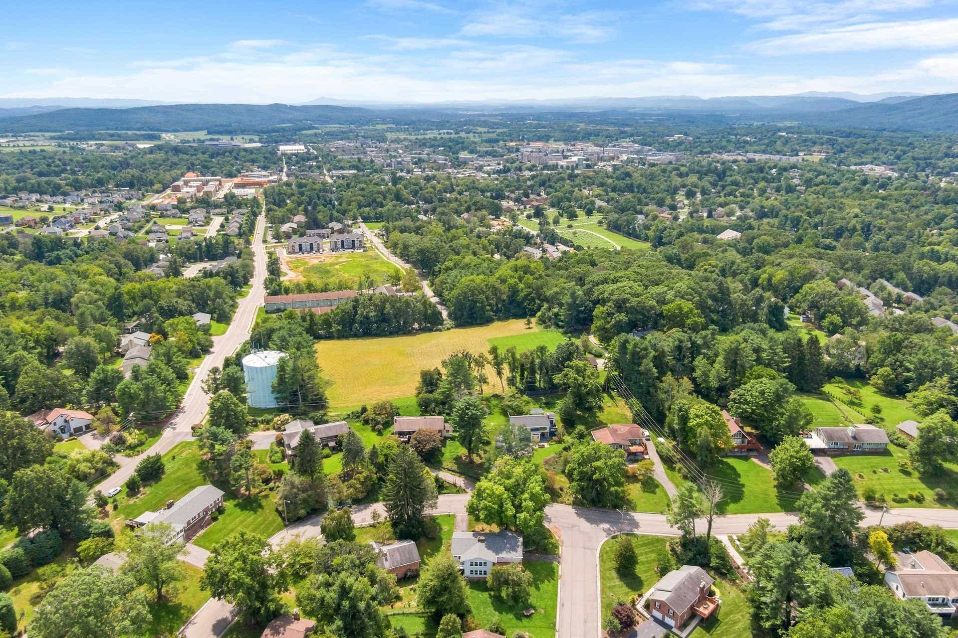 301 Fincastle Drive, Blacksburg, VA 24060