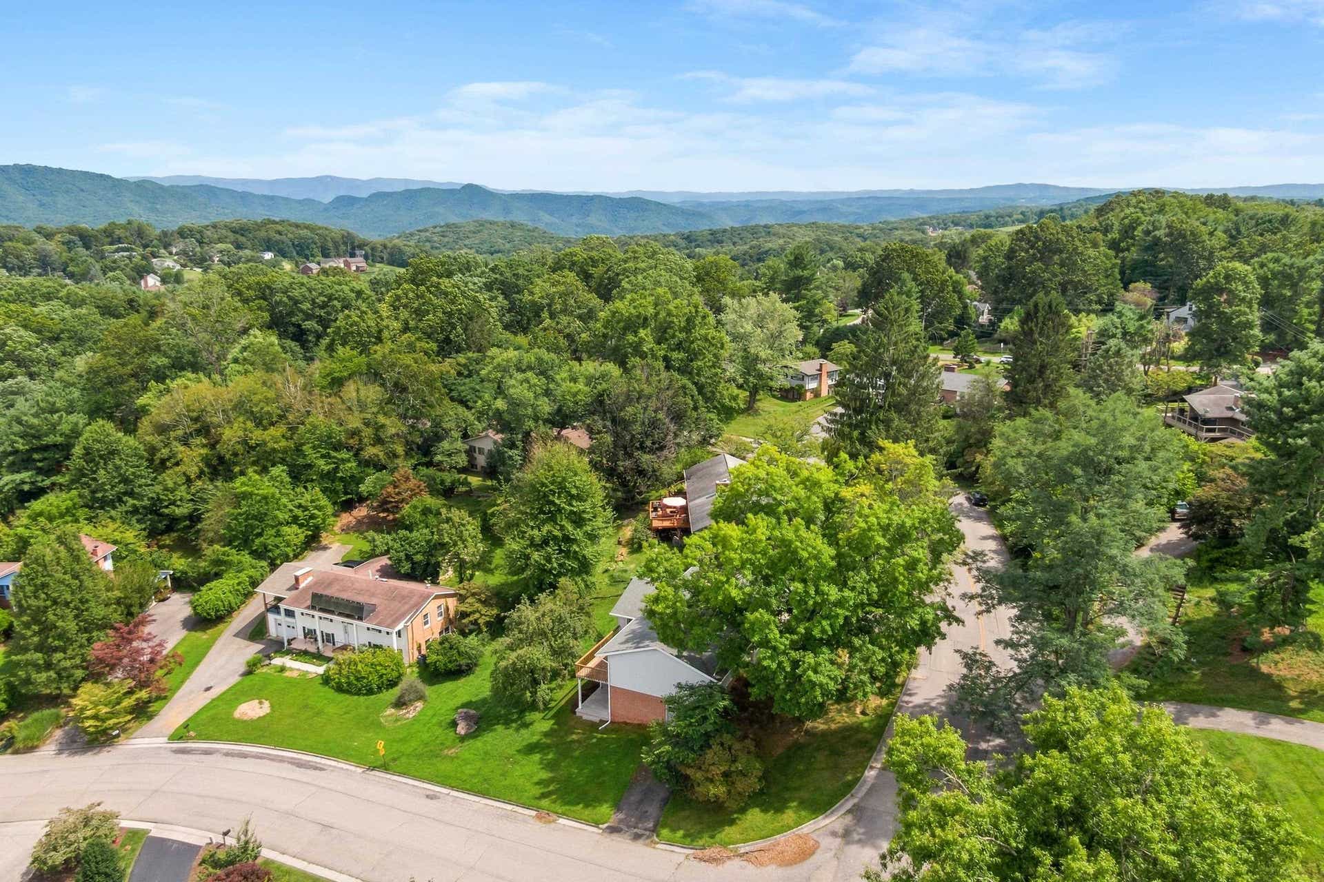301 Fincastle Drive, Blacksburg, VA 24060