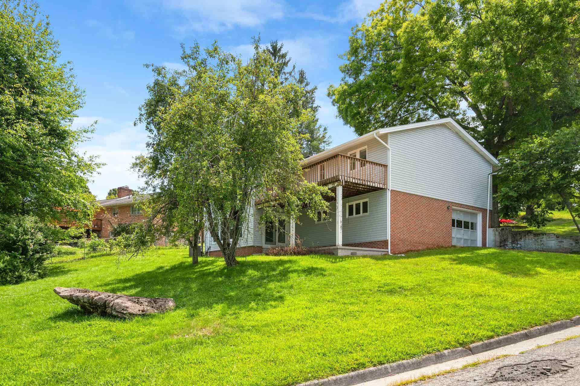 301 Fincastle Drive, Blacksburg, VA 24060