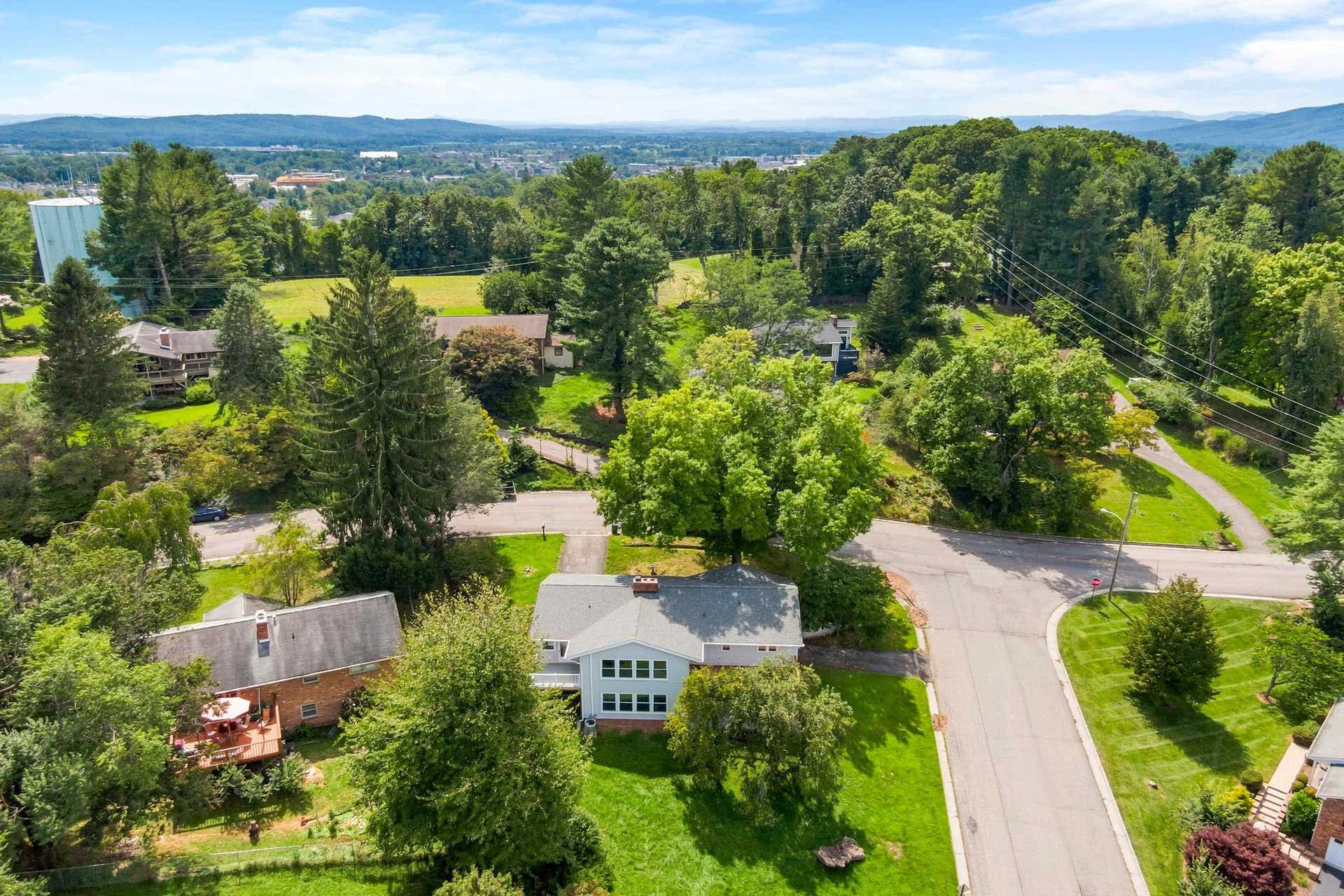 301 Fincastle Drive, Blacksburg, VA 24060