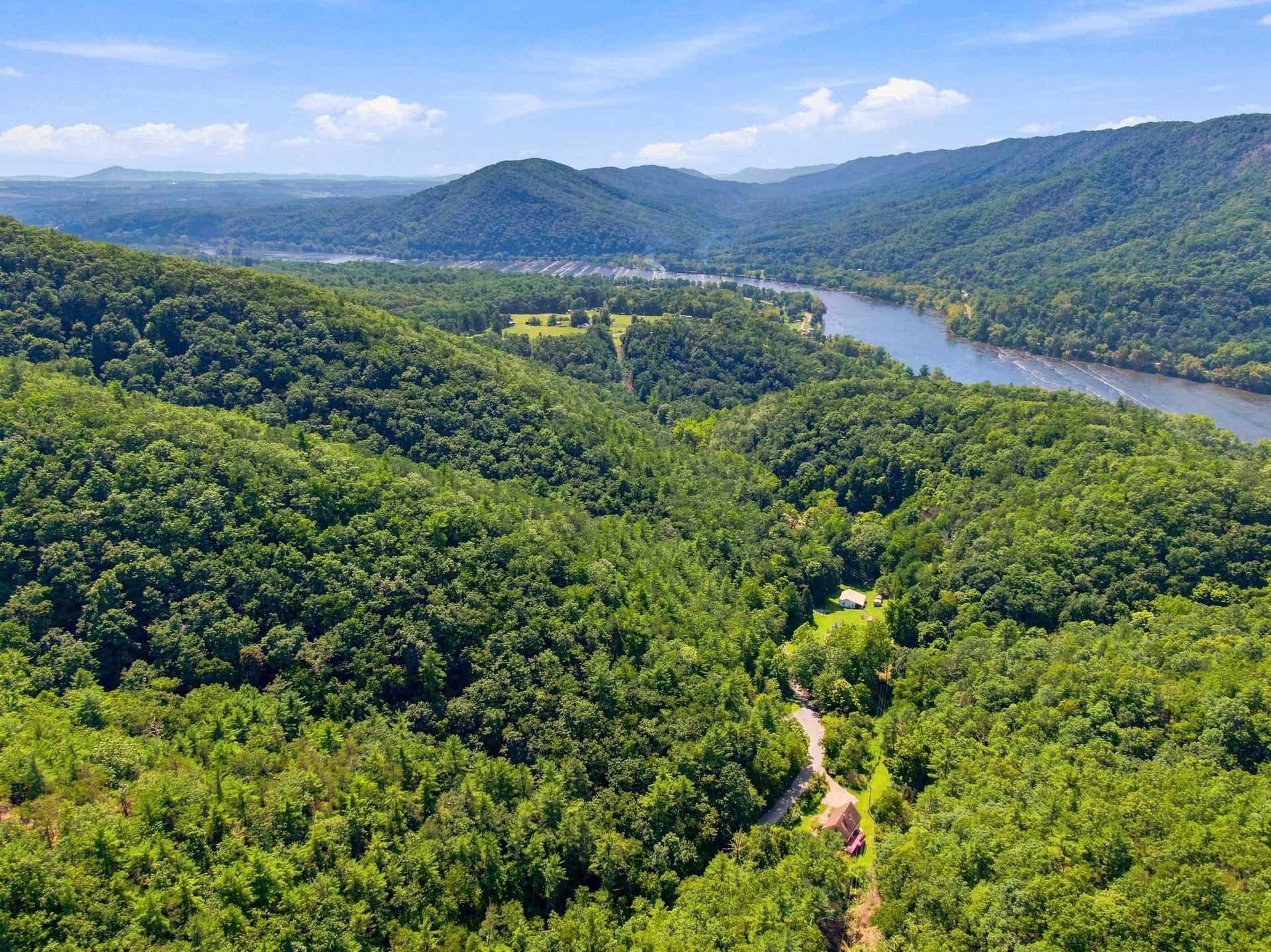 6223 NORRIS RUN Road, Blacksburg, VA 24060