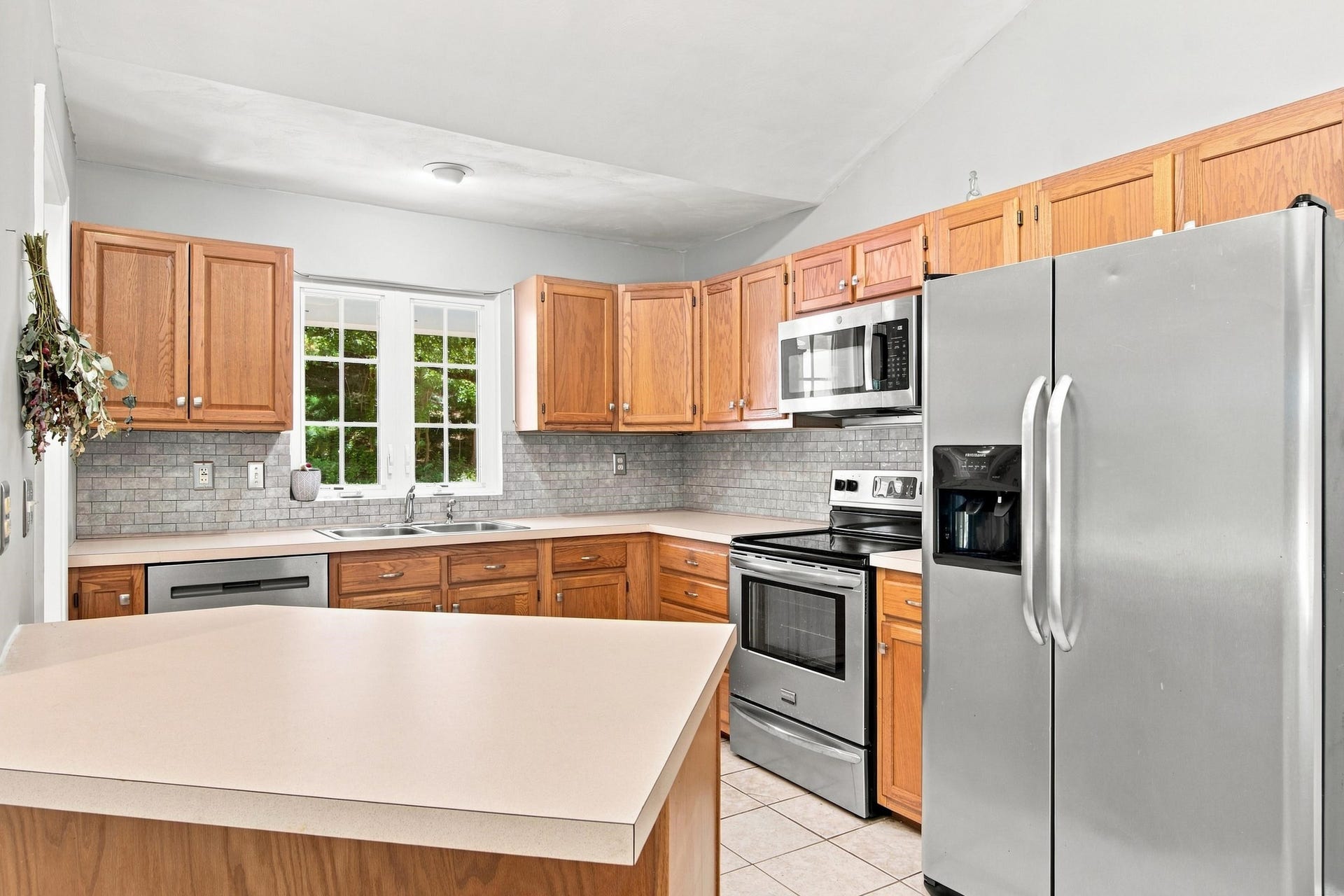 207 Staples Street, Radford, VA 24141