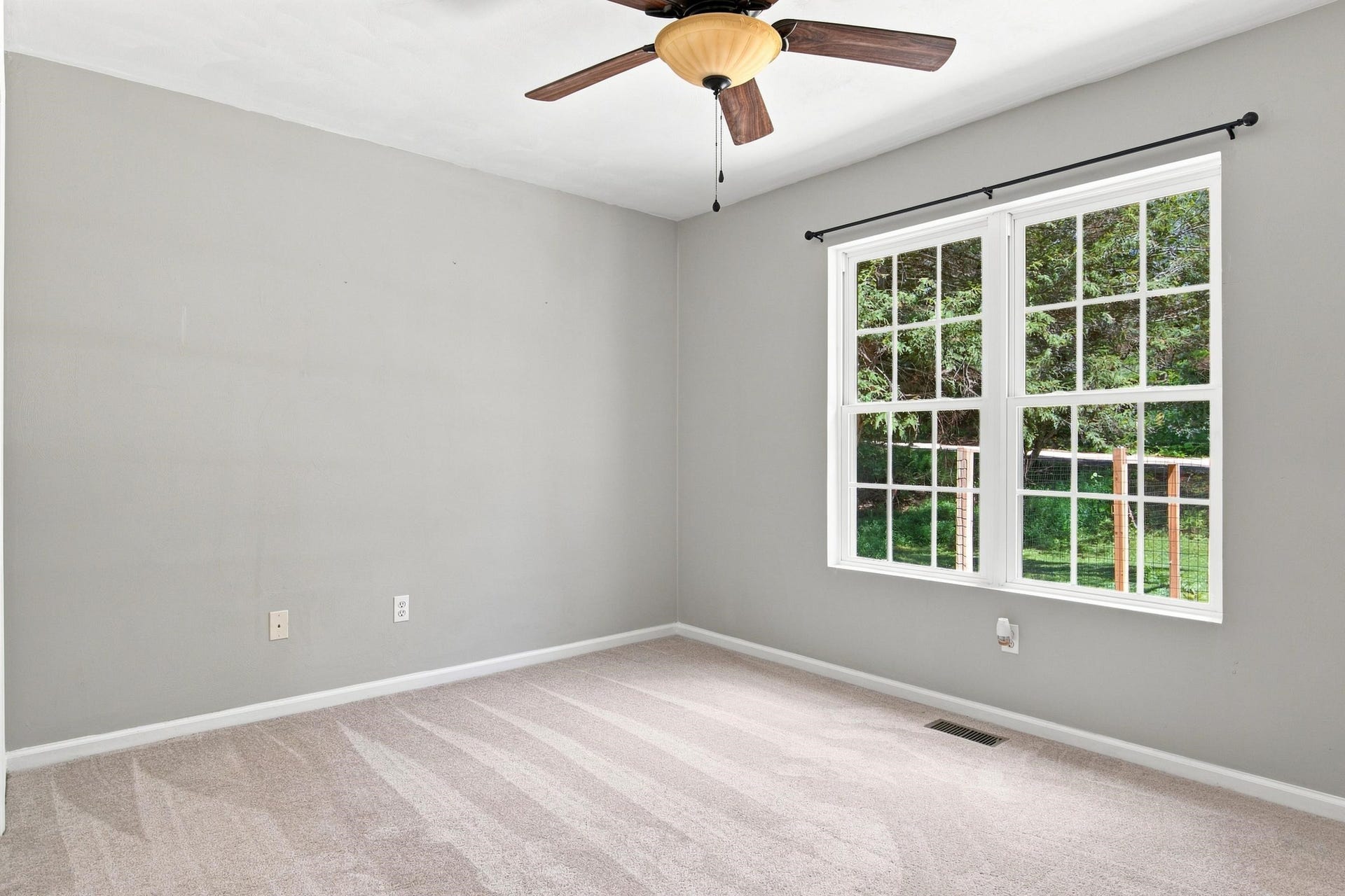 207 Staples Street, Radford, VA 24141