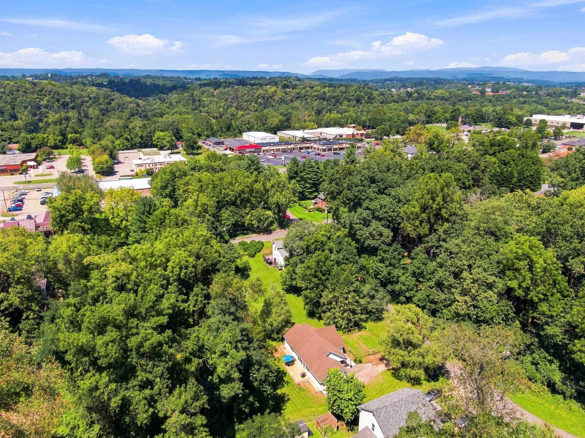 207 Staples Street, Radford, VA 24141
