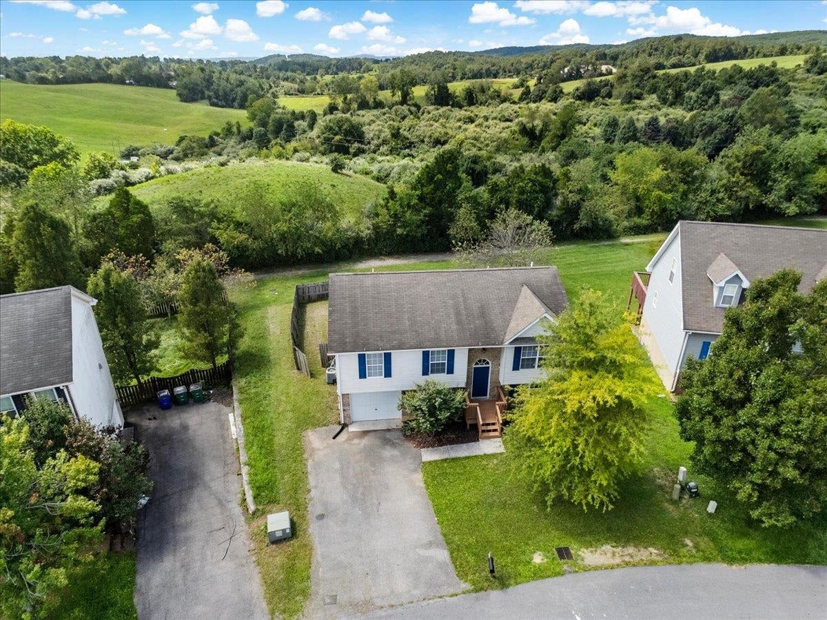 235 Sequoia Circle, Christiansburg, VA 24073