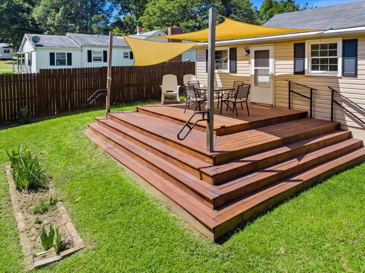 100 Williams Avenue, Radford, VA 24141