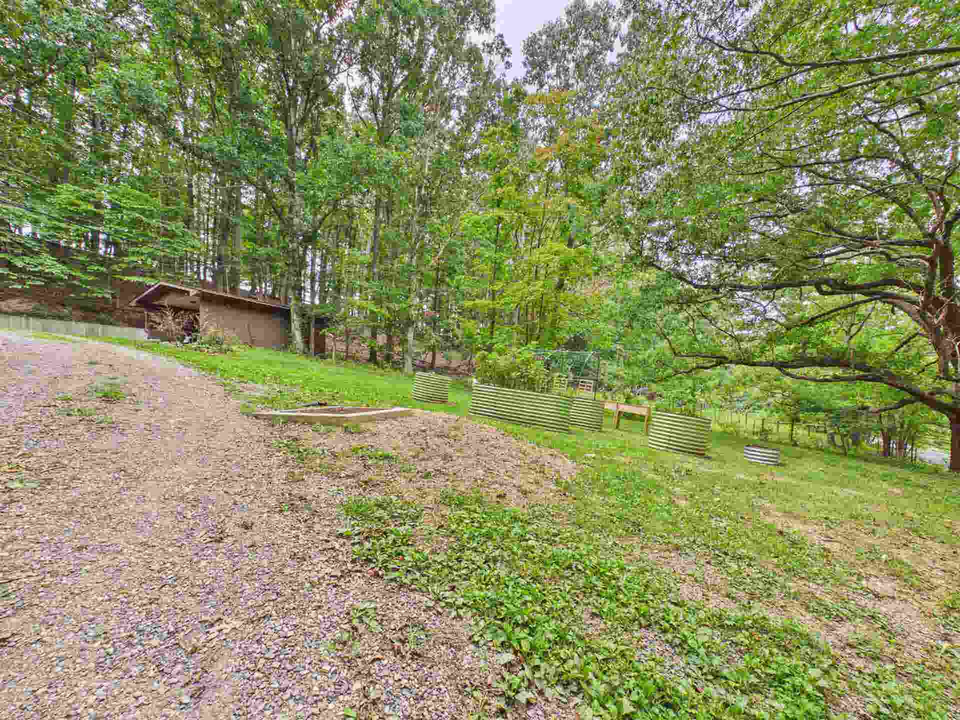 2635 MUD Pike, Christiansburg, VA 24073