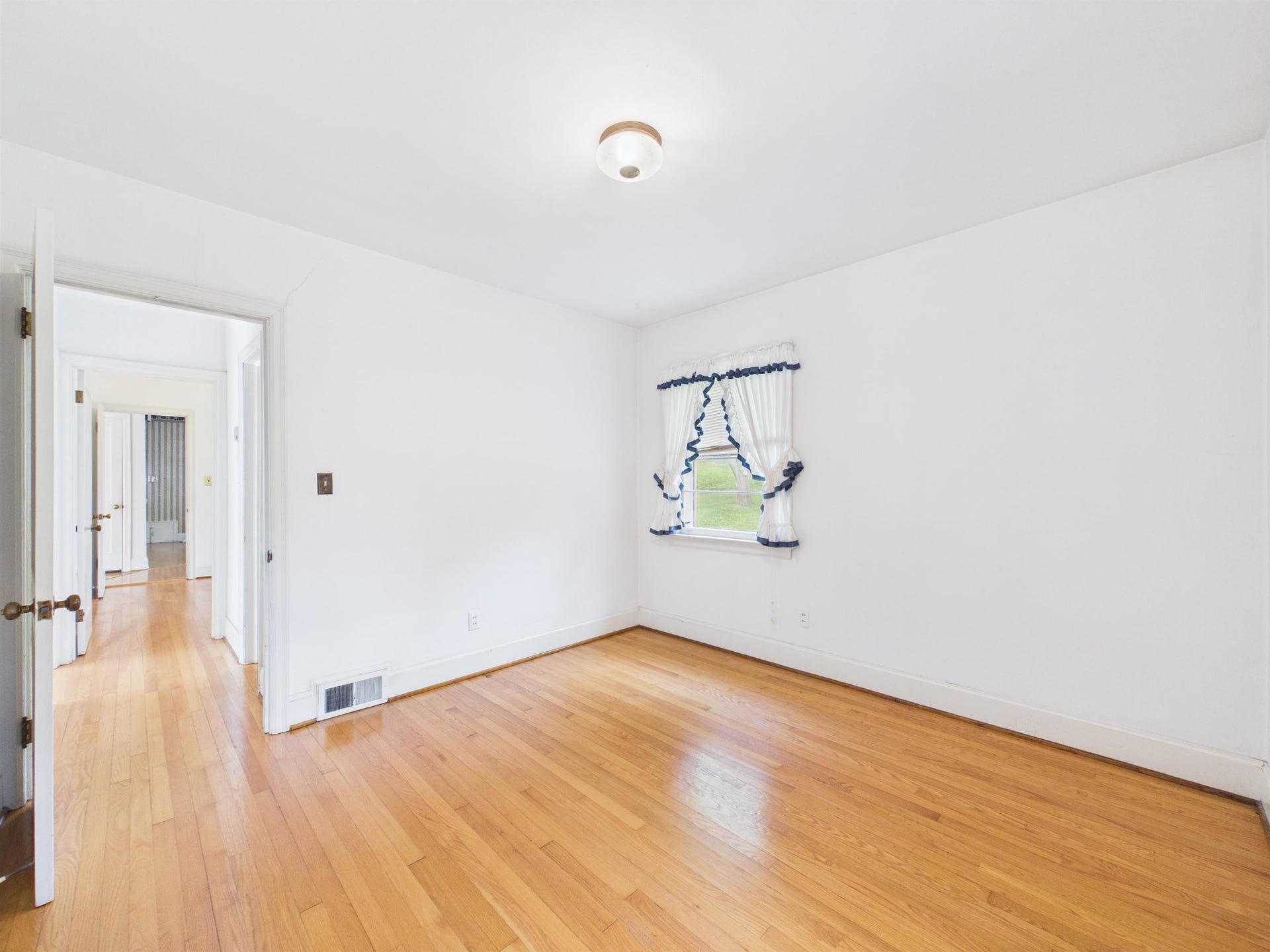 600 Fourth Avenue, Radford, VA 24141