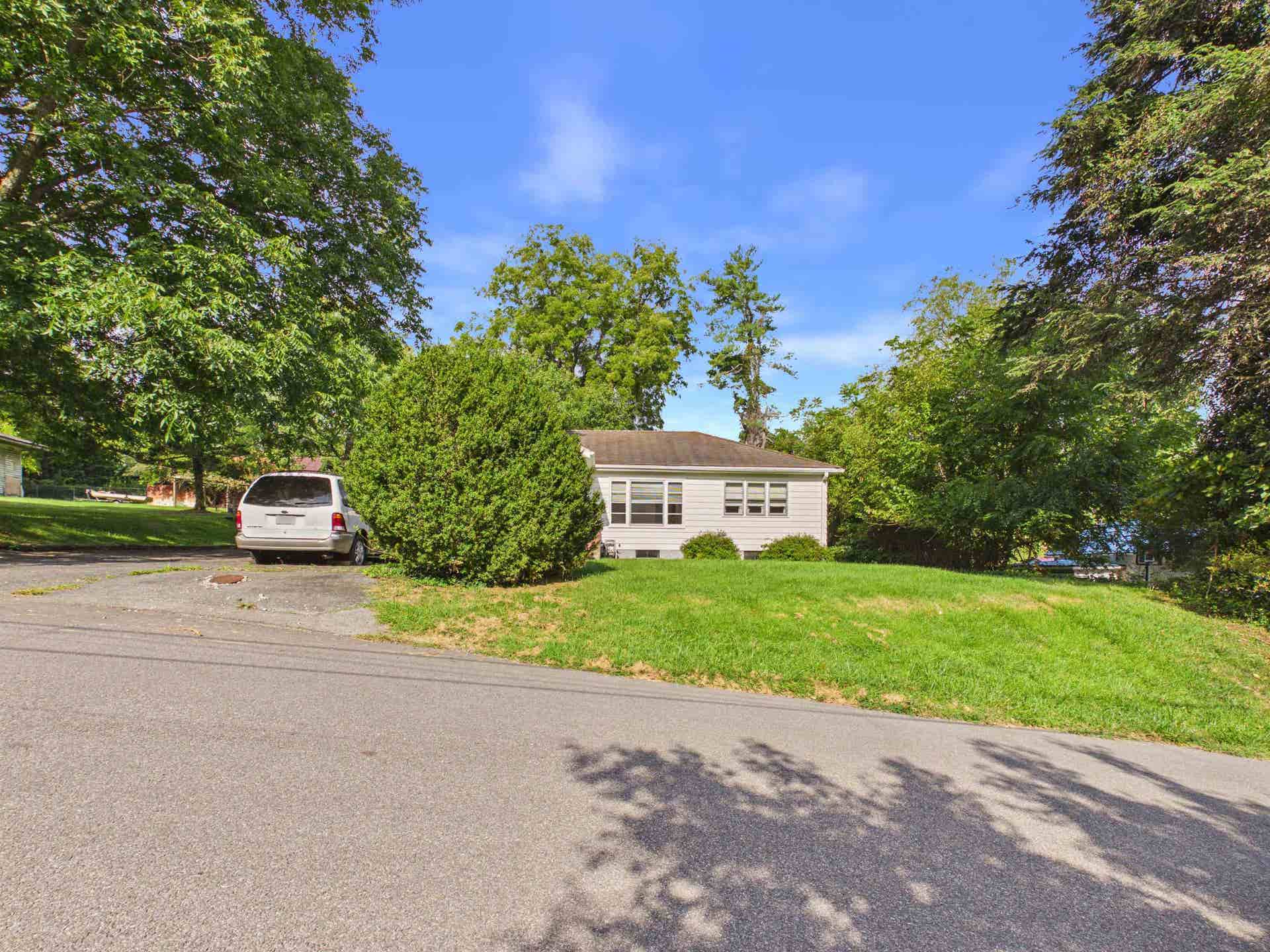 600 Fourth Avenue, Radford, VA 24141