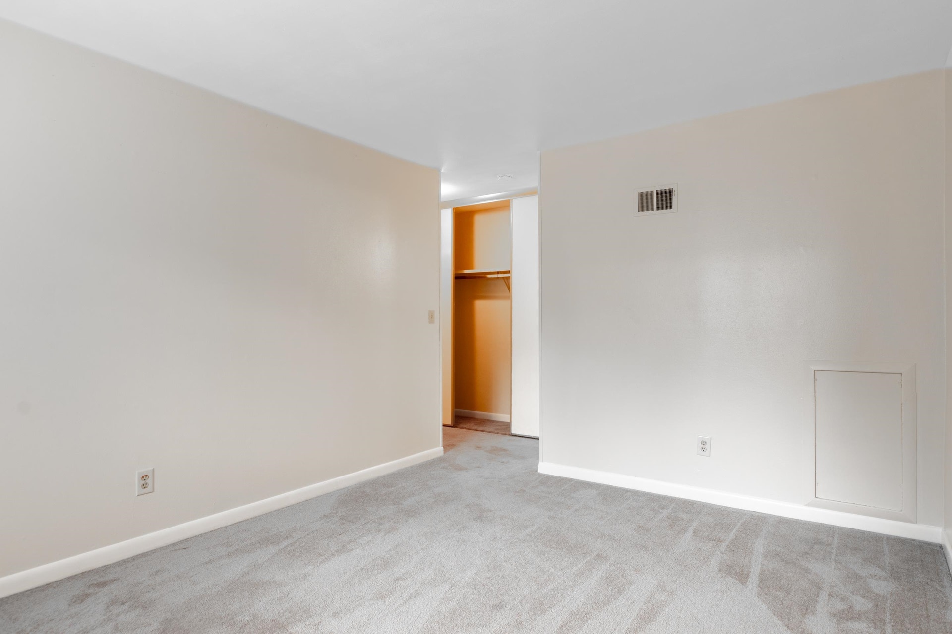 1725 DONLEE Drive, Blacksburg, VA 24060