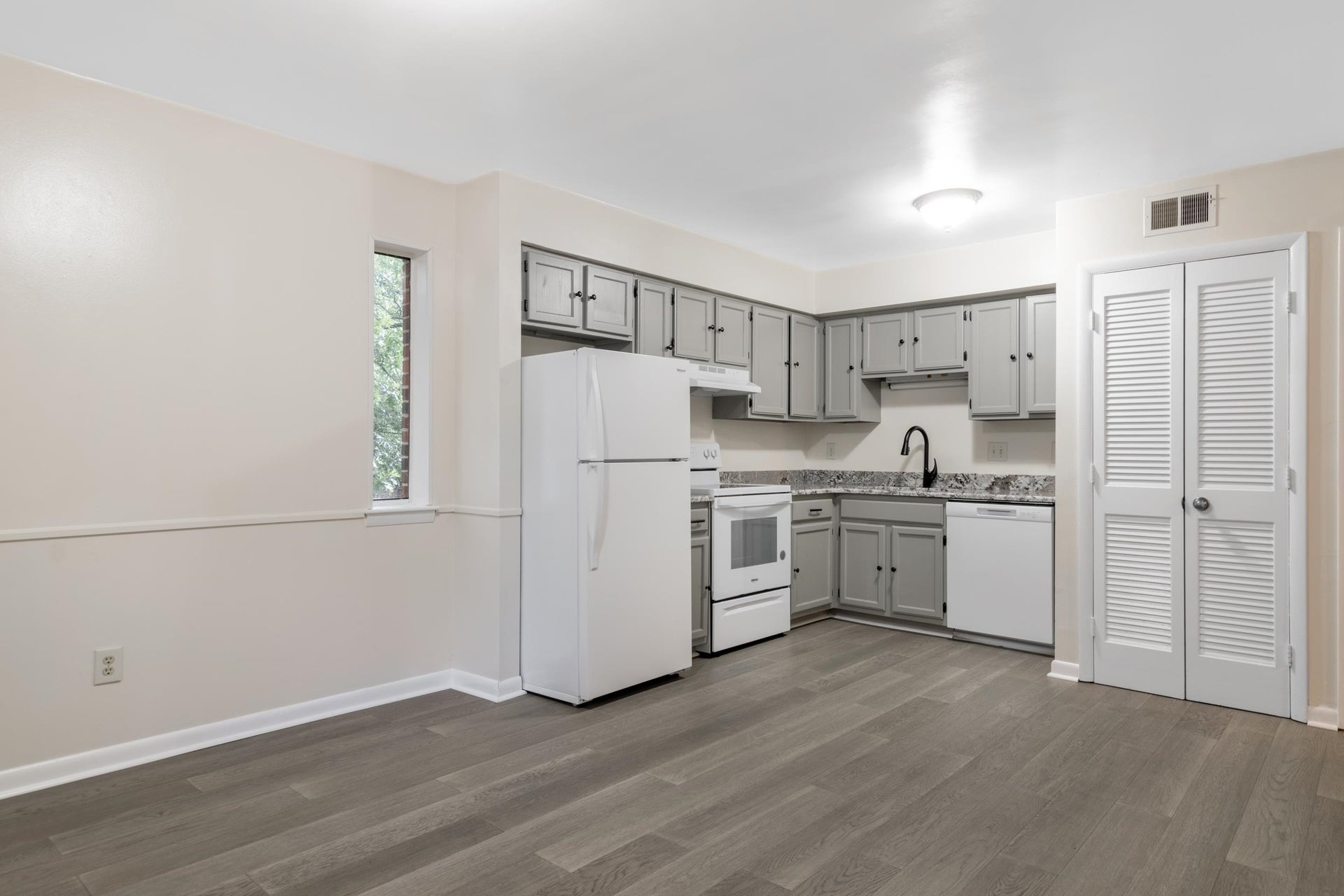 1725 DONLEE Drive, Blacksburg, VA 24060