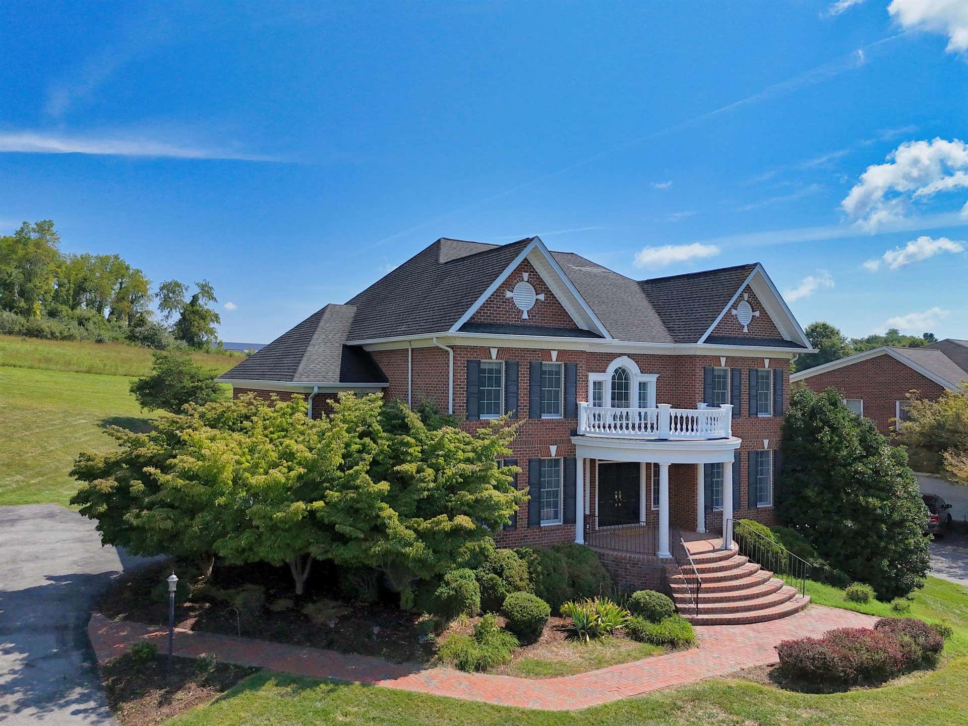 2220 Birch Leaf Lane, Blacksburg, VA 24060