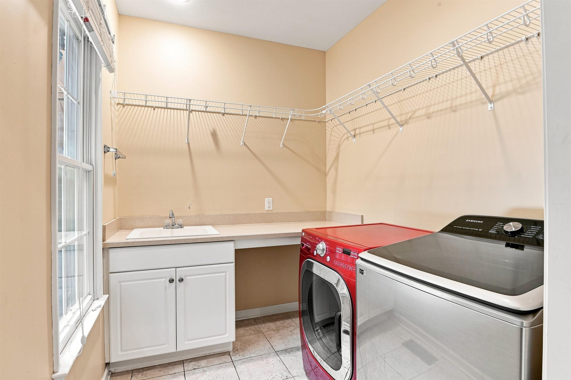 2220 Birch Leaf Lane, Blacksburg, VA 24060