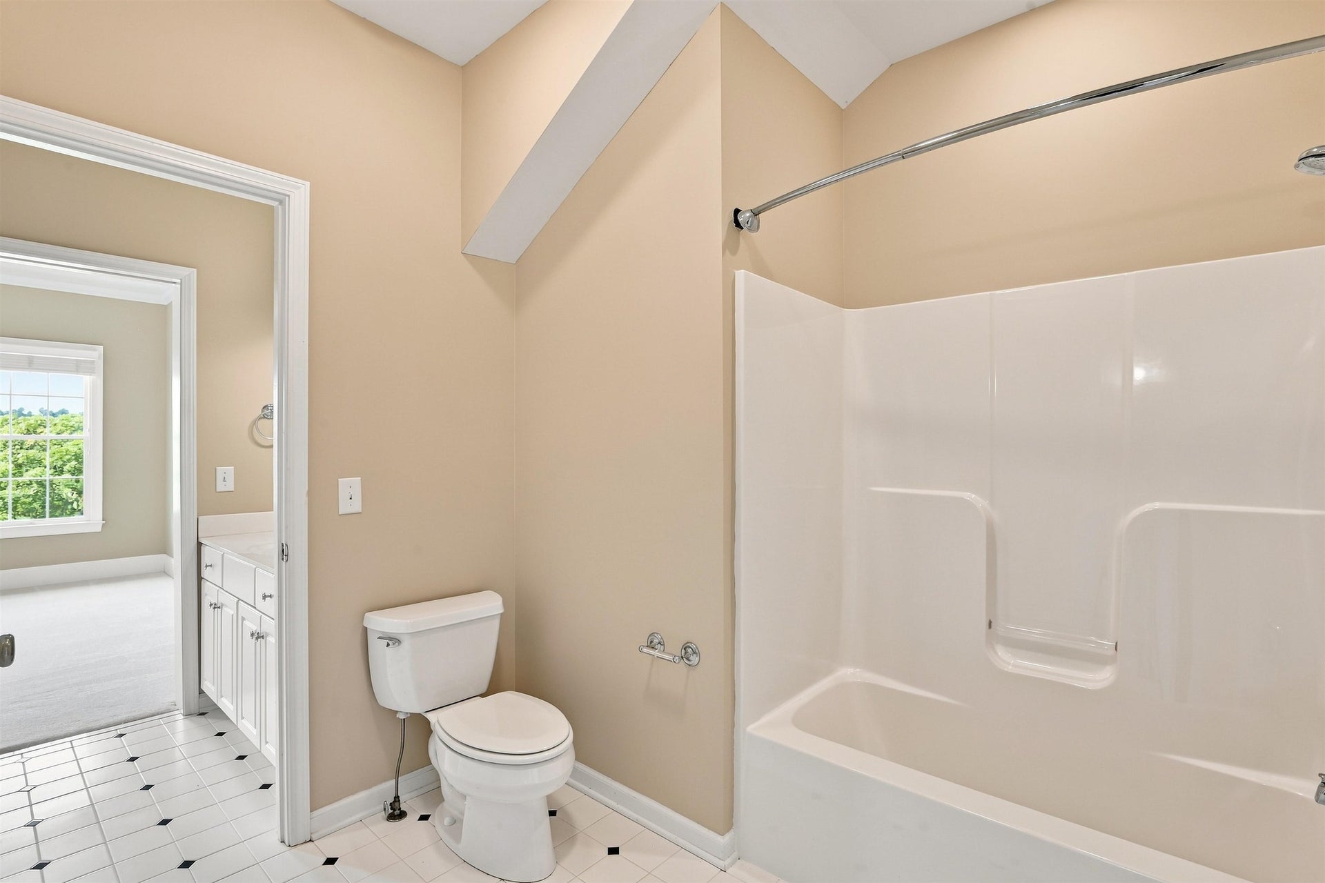 2220 Birch Leaf Lane, Blacksburg, VA 24060