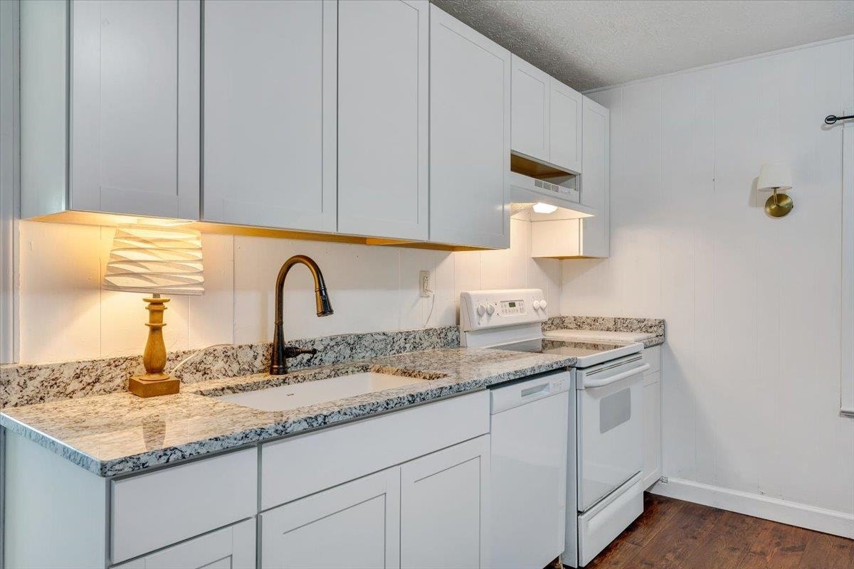 1209 BISHOP Road, Blacksburg, VA 24060