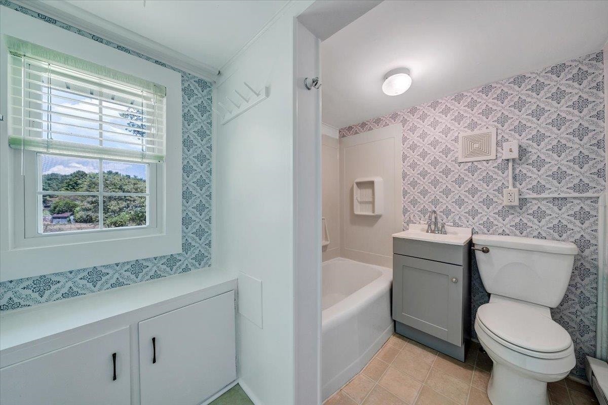 1209 BISHOP Road, Blacksburg, VA 24060
