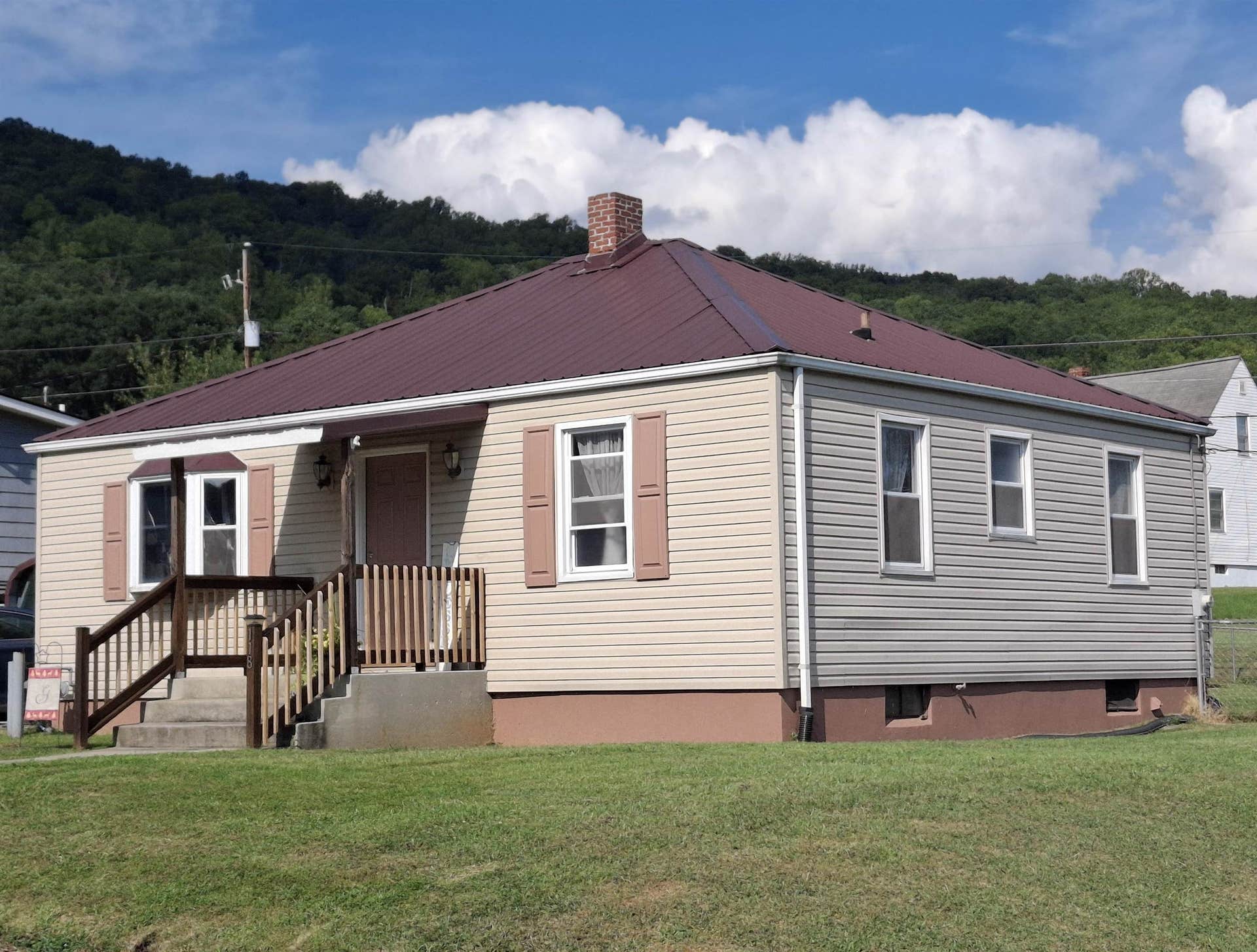 118 Midway Street, Narrows, VA 24124