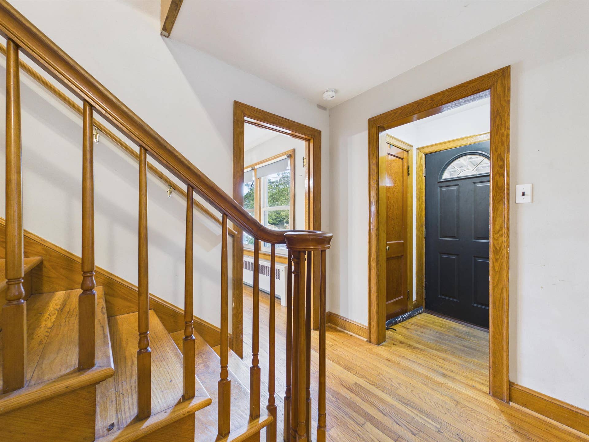105 WASHINGTON Street, Pembroke, VA 24136