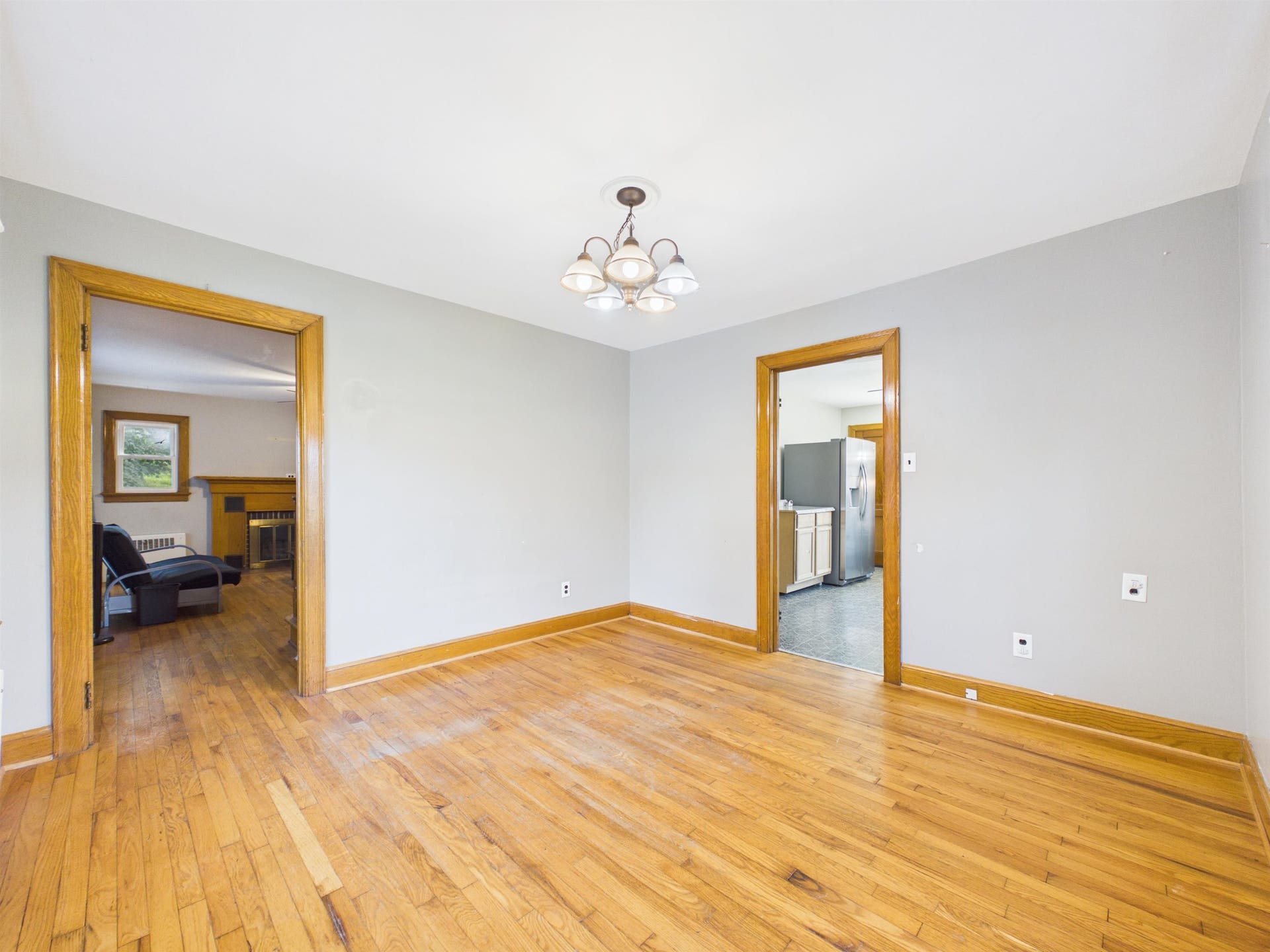 105 WASHINGTON Street, Pembroke, VA 24136