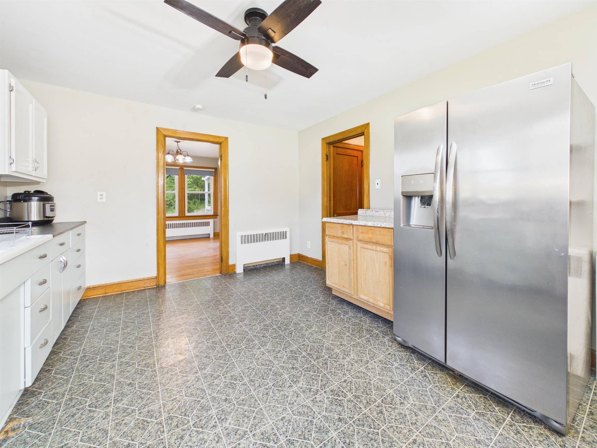 105 WASHINGTON Street, Pembroke, VA 24136