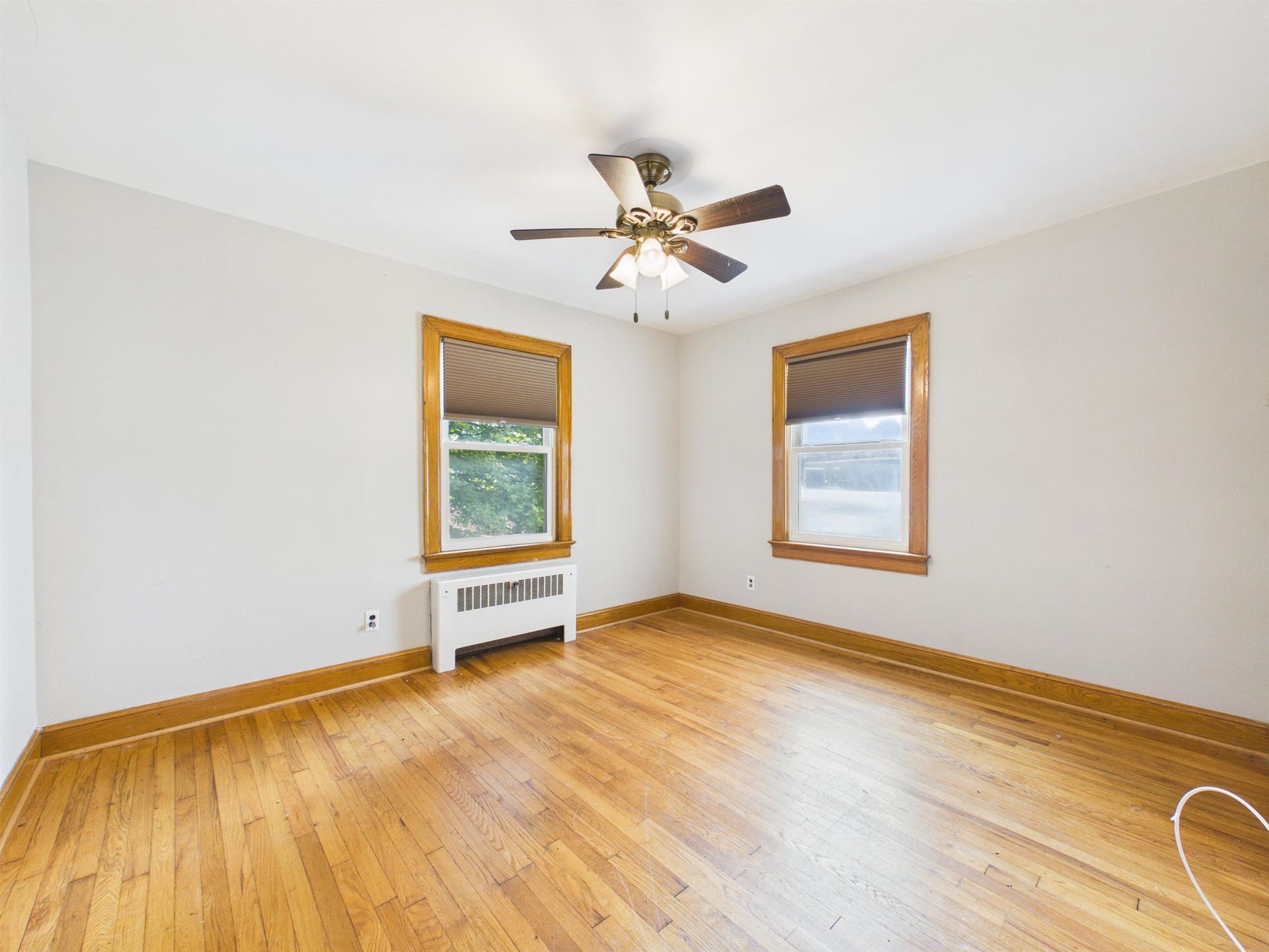 105 WASHINGTON Street, Pembroke, VA 24136