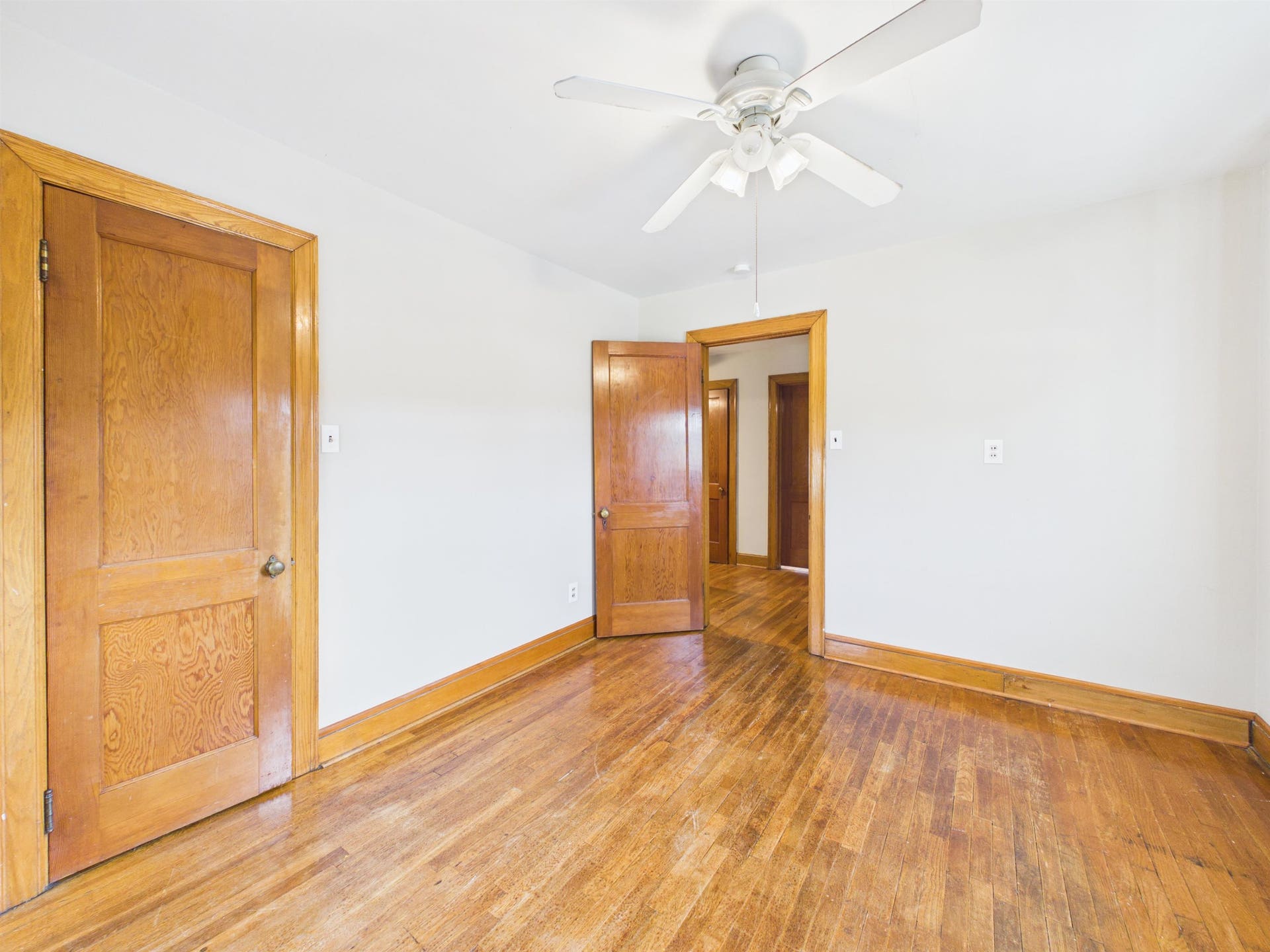 105 WASHINGTON Street, Pembroke, VA 24136