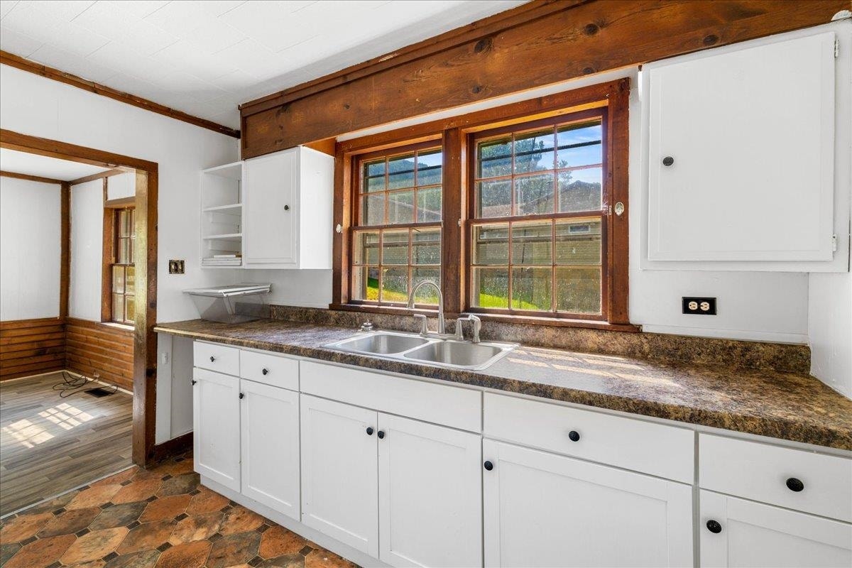 208 Magnolia Lane, Narrows, VA 24124