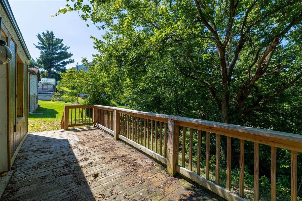 208 Magnolia Lane, Narrows, VA 24124