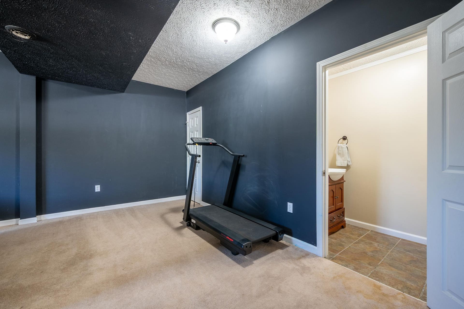 2860 Seven Mile Tree Road, Christiansburg, VA 24073