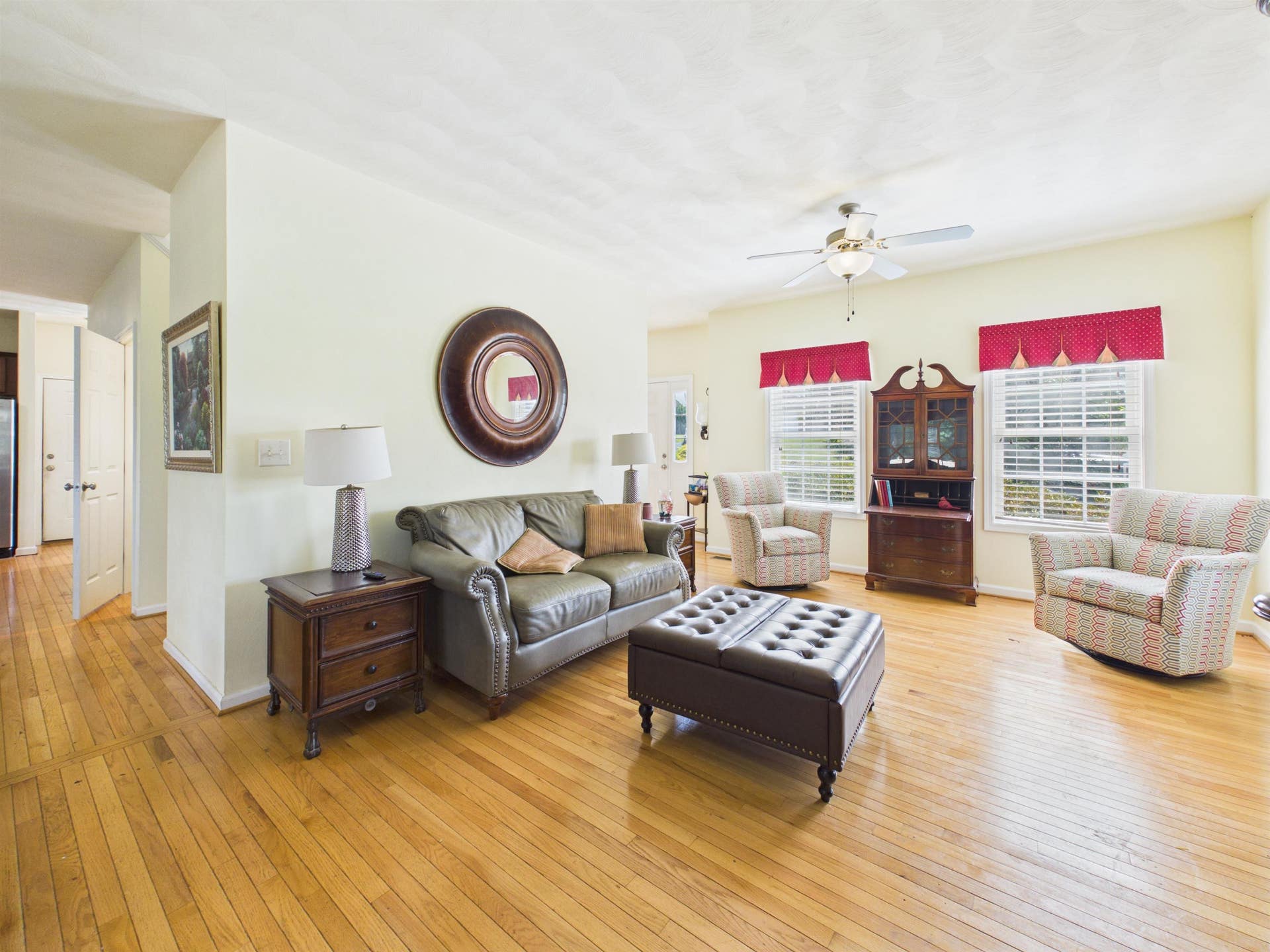 1130 Crosscreek Drive, Christiansburg, VA 24073