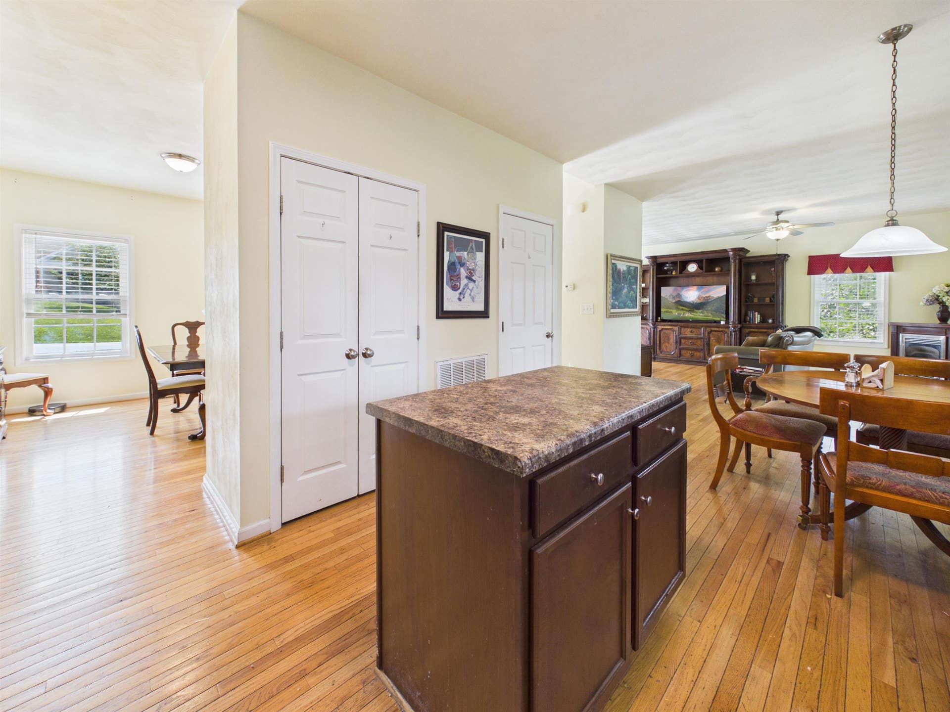 1130 Crosscreek Drive, Christiansburg, VA 24073