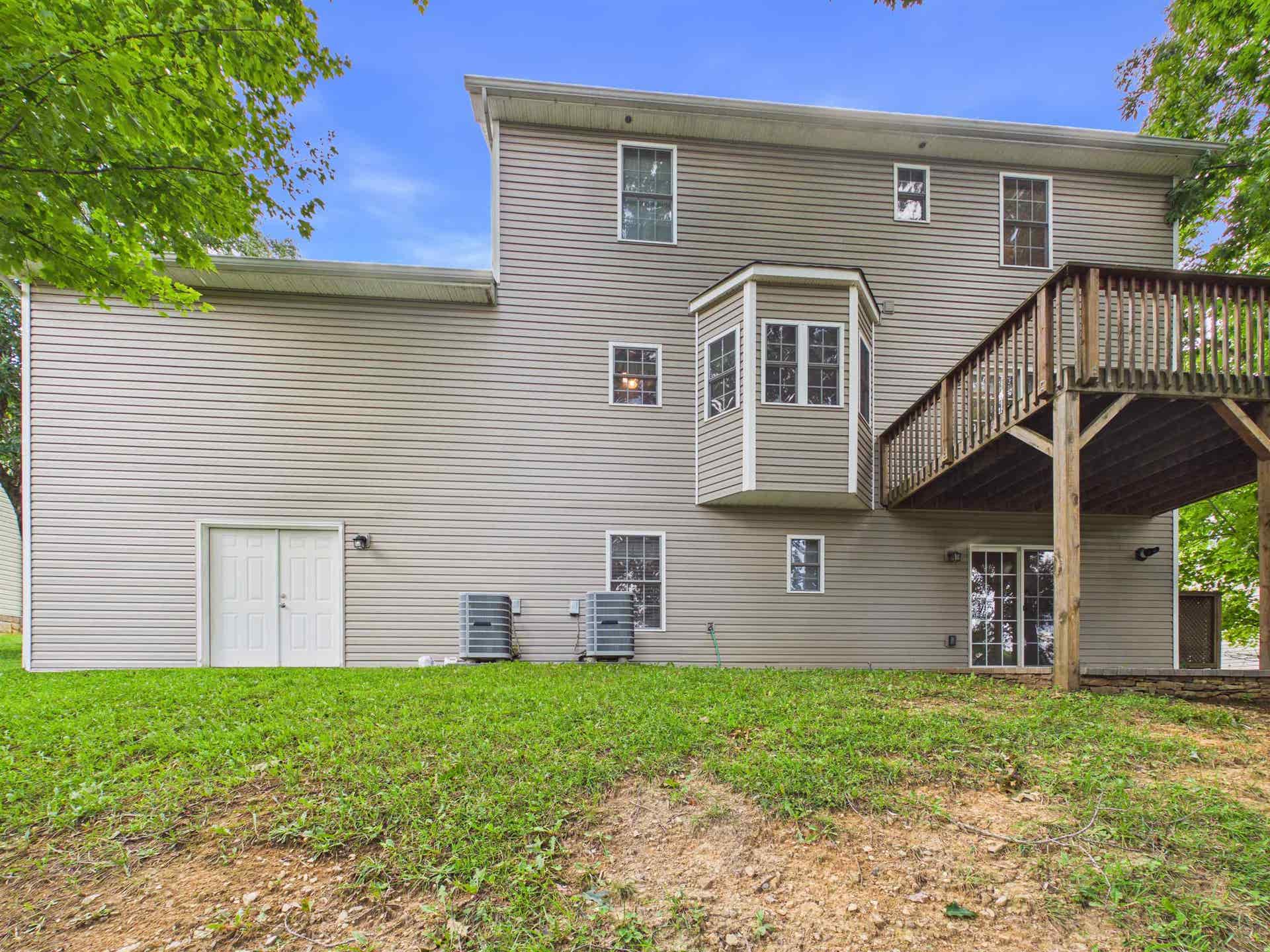 1130 Crosscreek Drive, Christiansburg, VA 24073