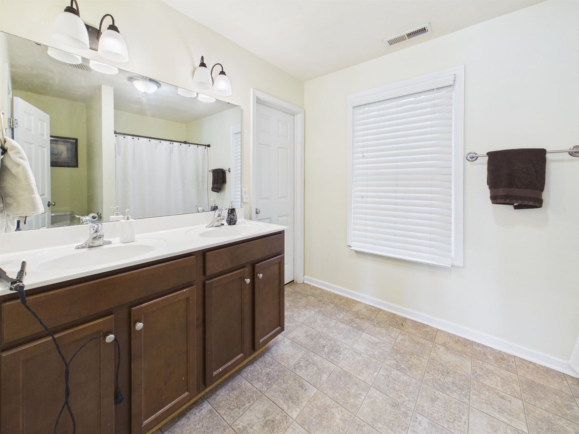1130 Crosscreek Drive, Christiansburg, VA 24073