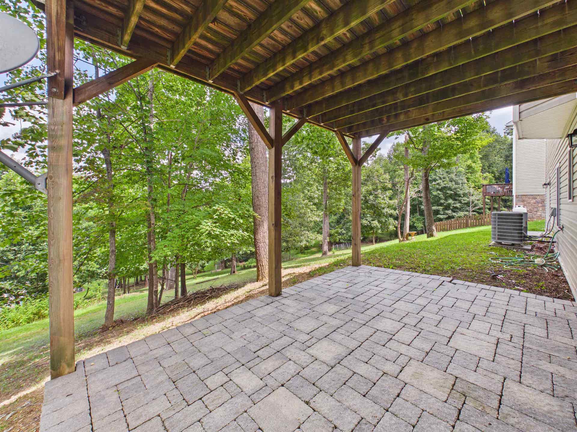 1130 Crosscreek Drive, Christiansburg, VA 24073