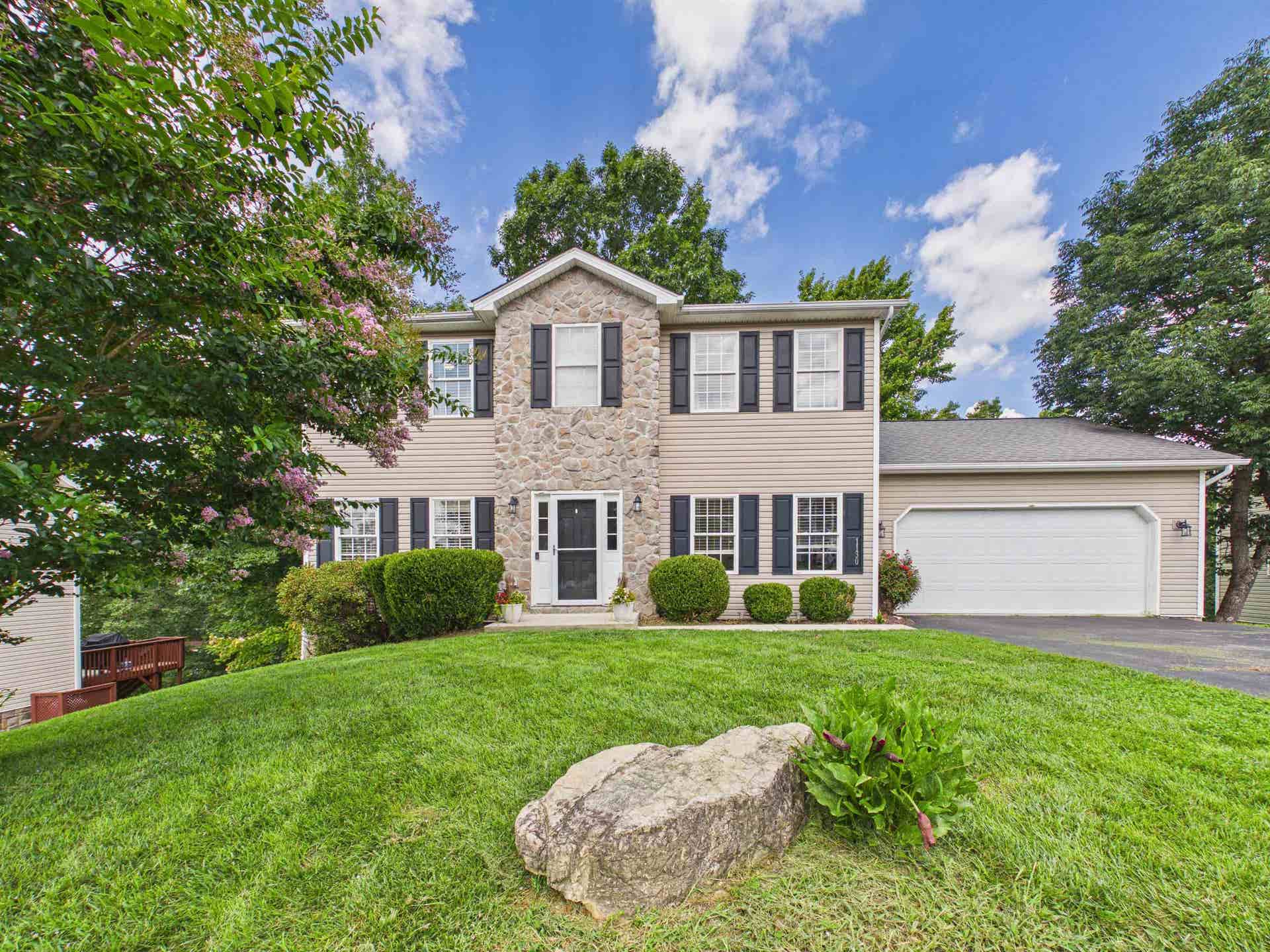 1130 Crosscreek Drive, Christiansburg, VA 24073