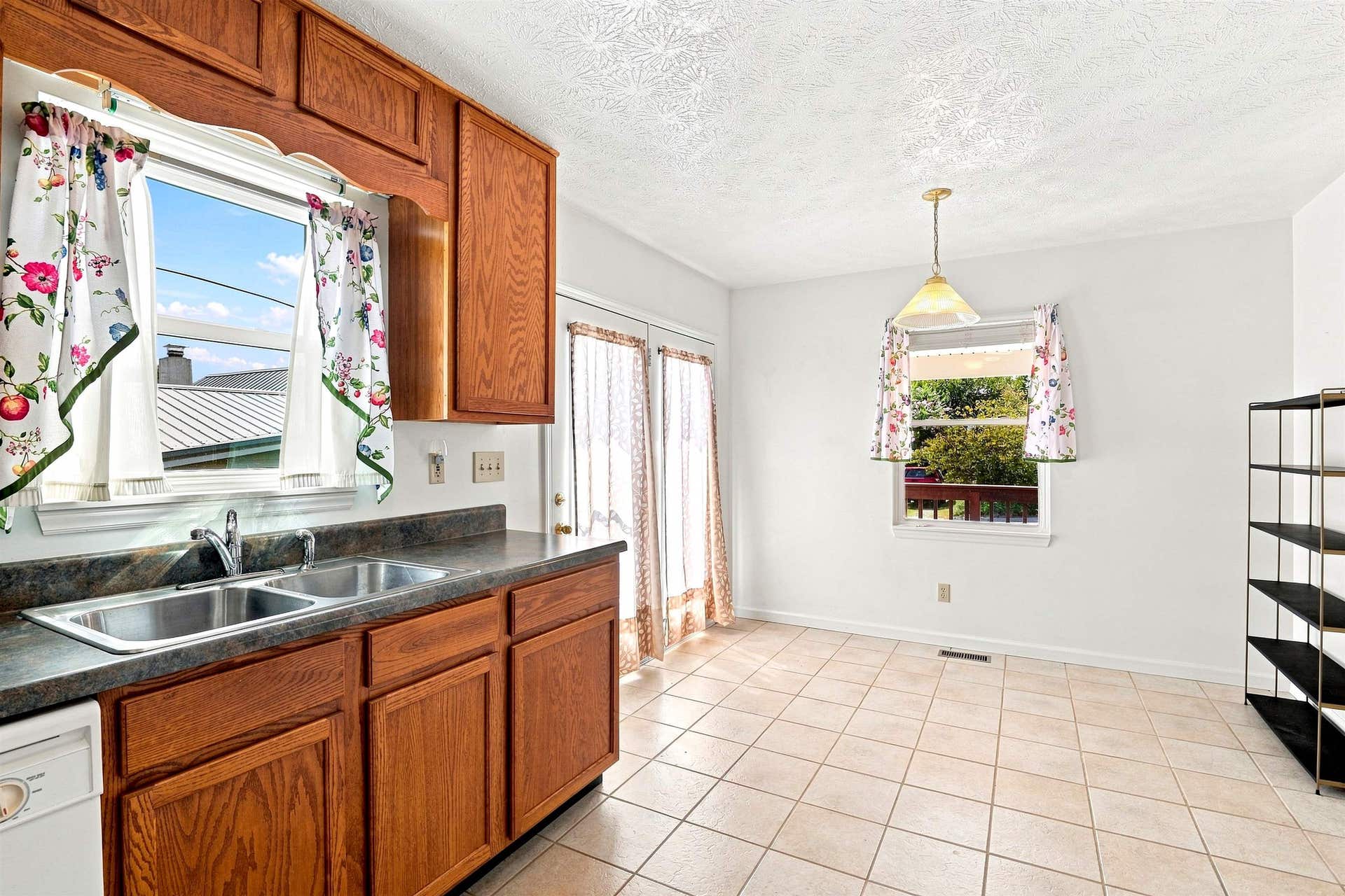 111 HAGAN Street, Christiansburg, VA 24073
