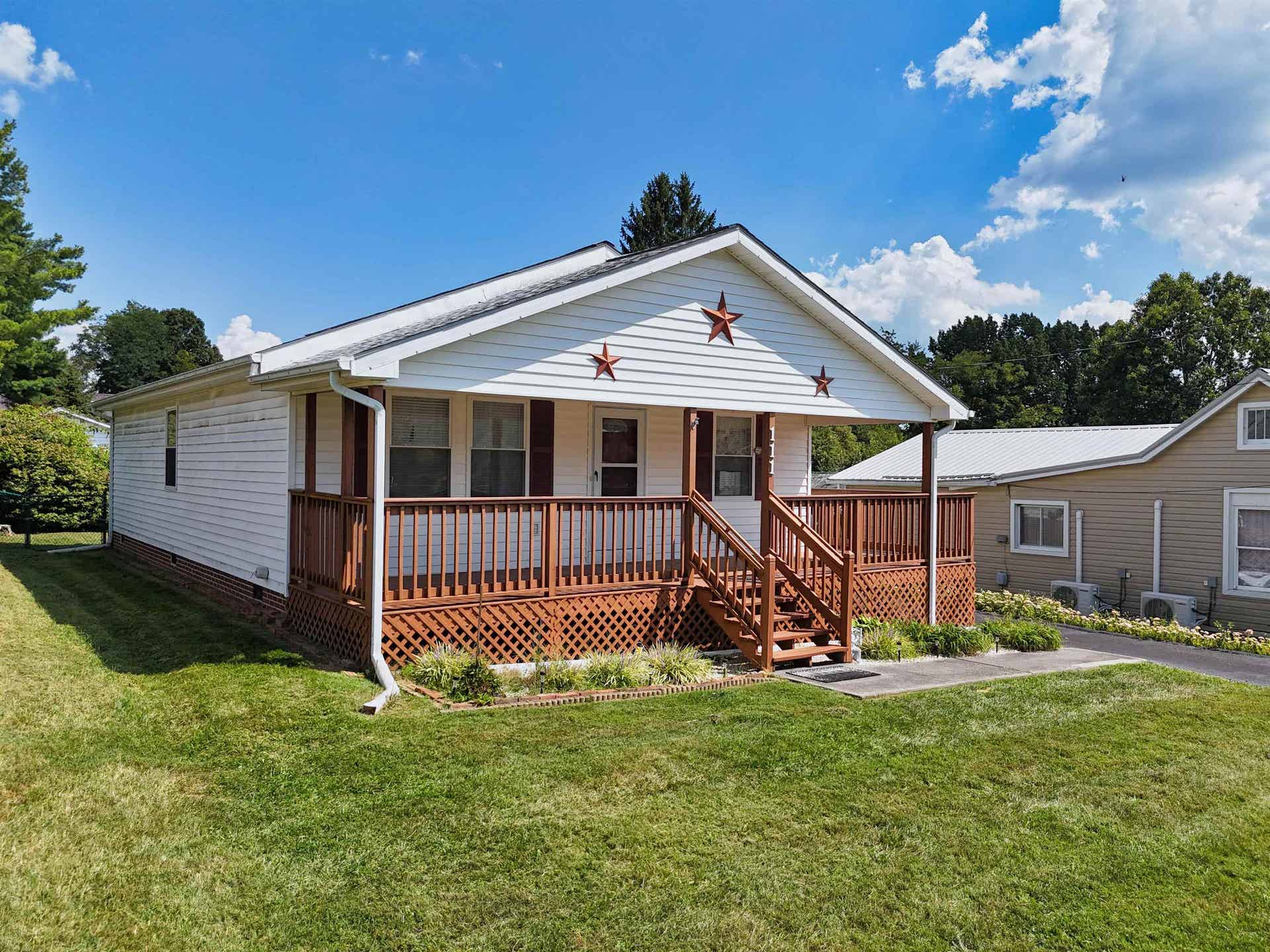 111 HAGAN Street, Christiansburg, VA 24073