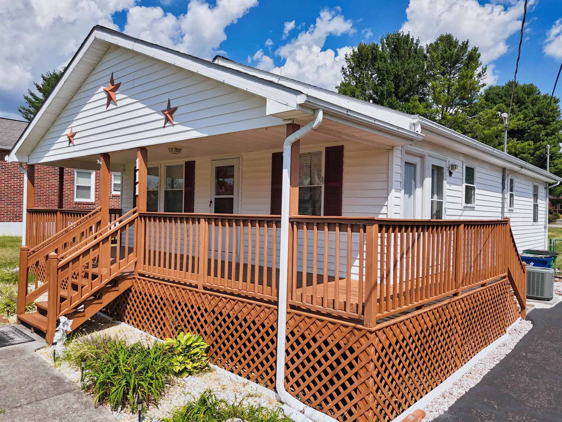 111 HAGAN Street, Christiansburg, VA 24073